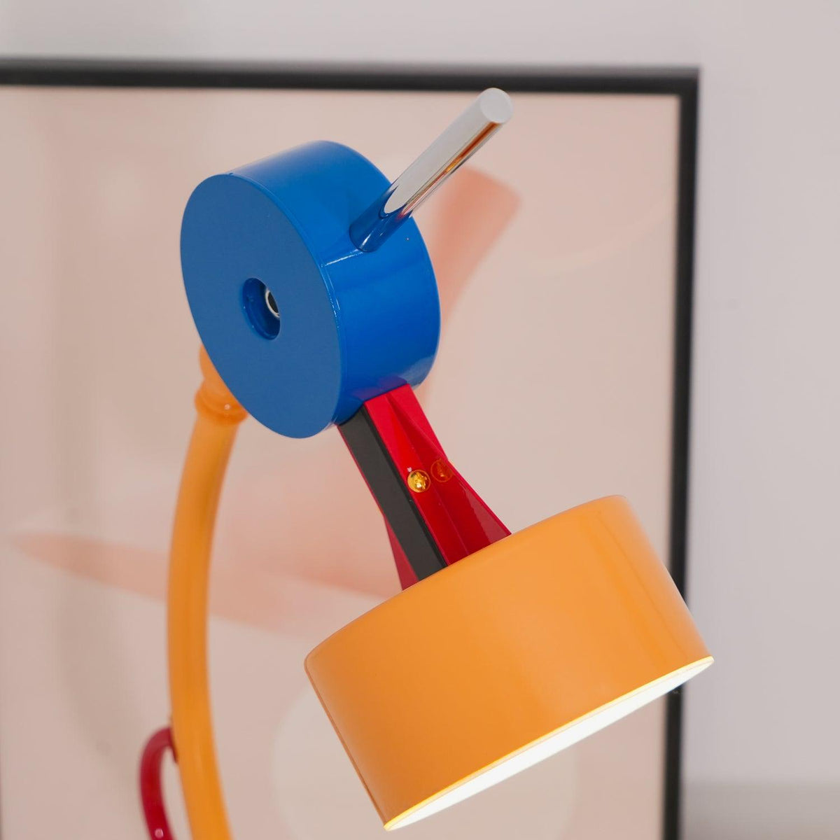 Niraneria artystyczna lampa stołowa z akrylu