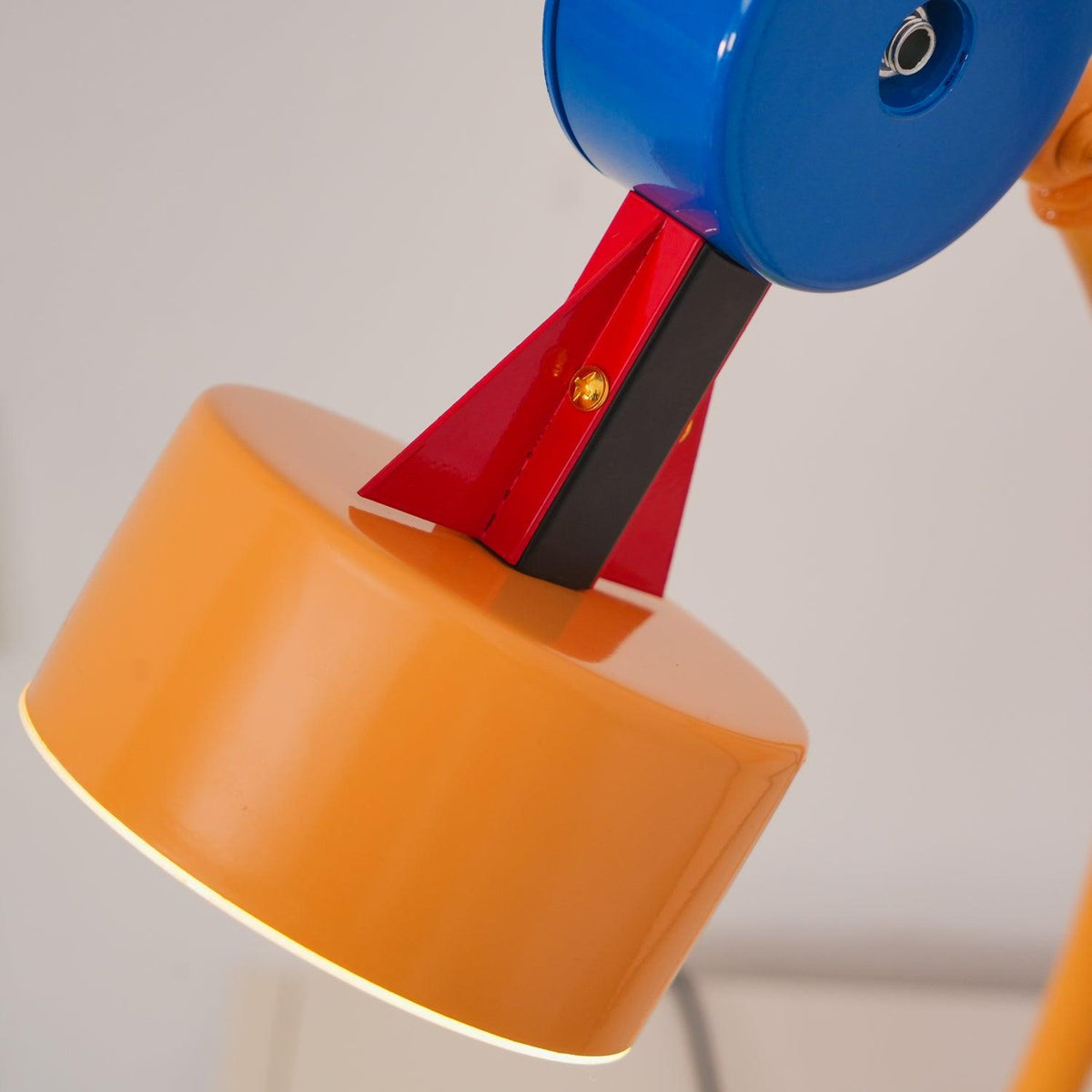 Niraneria artystyczna lampa stołowa z akrylu