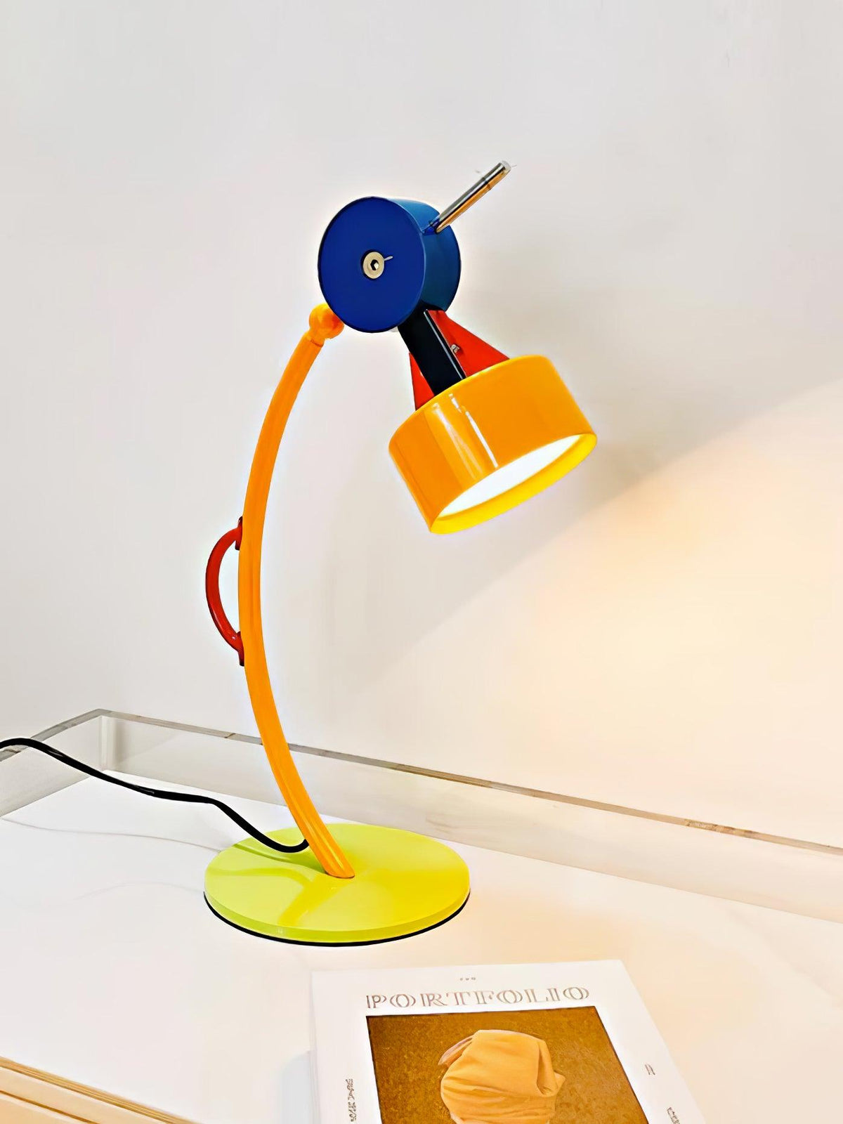 Niraneria artystyczna lampa stołowa z akrylu