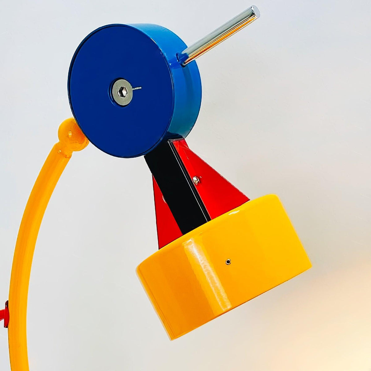Niraneria artystyczna lampa stołowa z akrylu