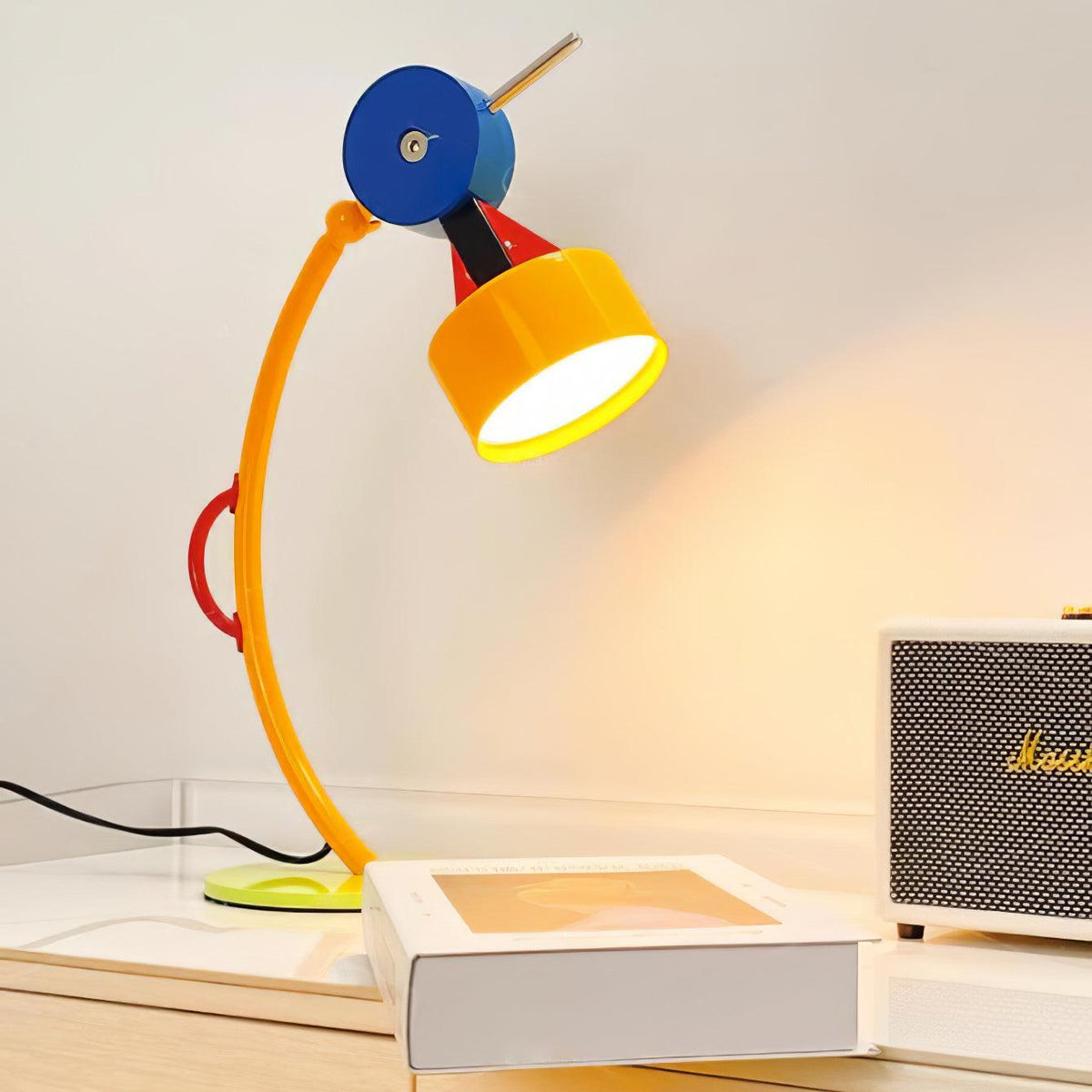 Niraneria artystyczna lampa stołowa z akrylu