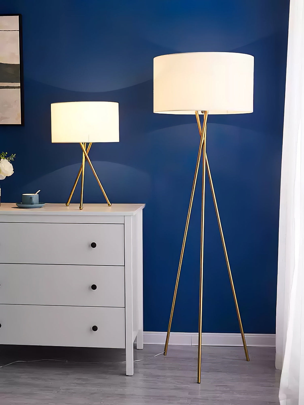 Zander minimalistyczna lampa stojąca z płótna