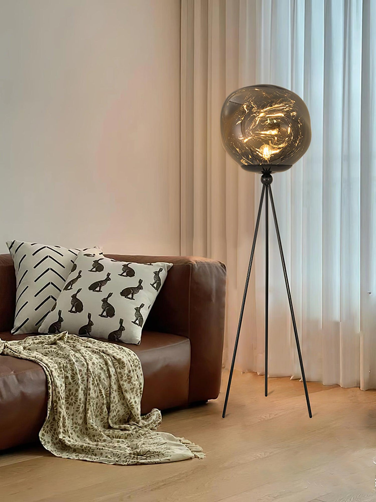 Renanira lampa stojąca