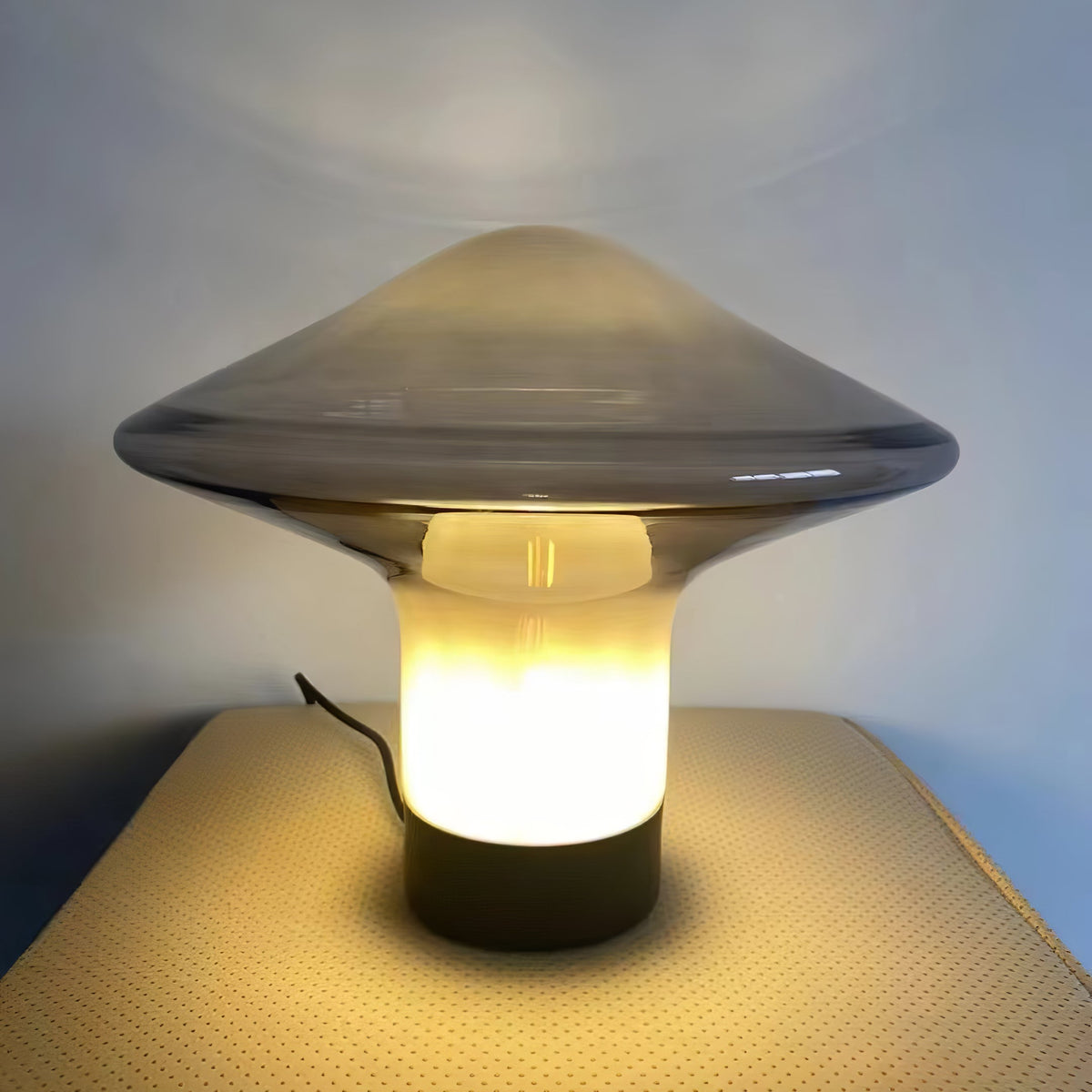 Taura nowoczesna lampa stołowa ze szkła