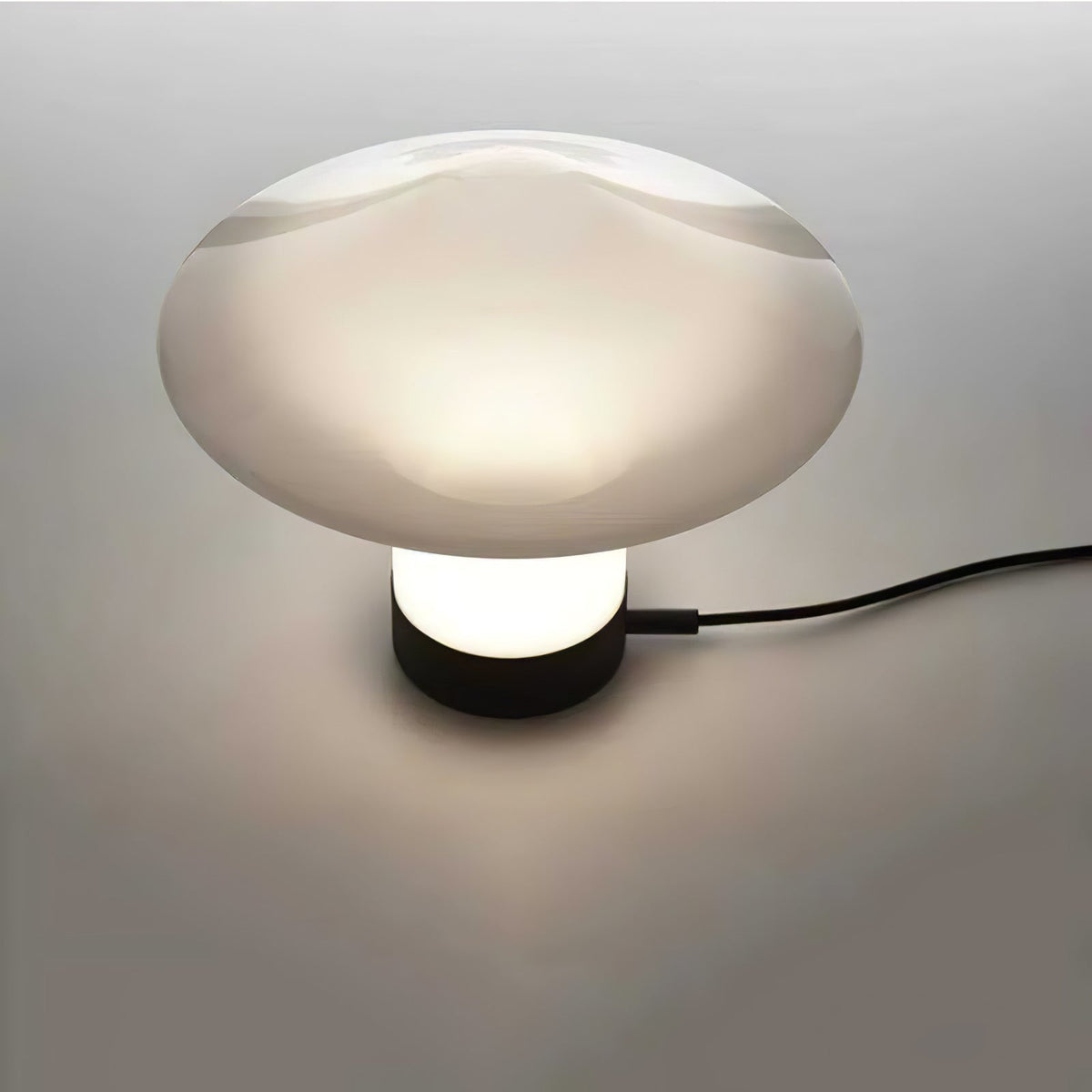 Taura nowoczesna lampa stołowa ze szkła