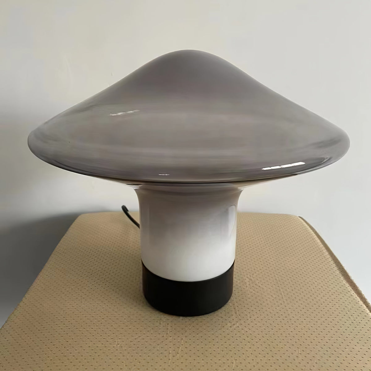 Taura nowoczesna lampa stołowa ze szkła