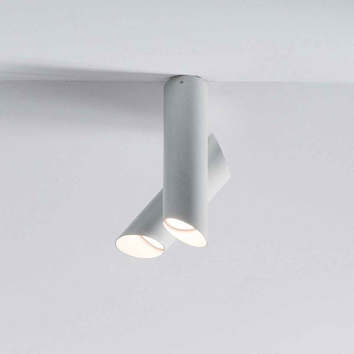 Teu nowoczesna minimalistyczna lampa sufitowa w kształcie rur
