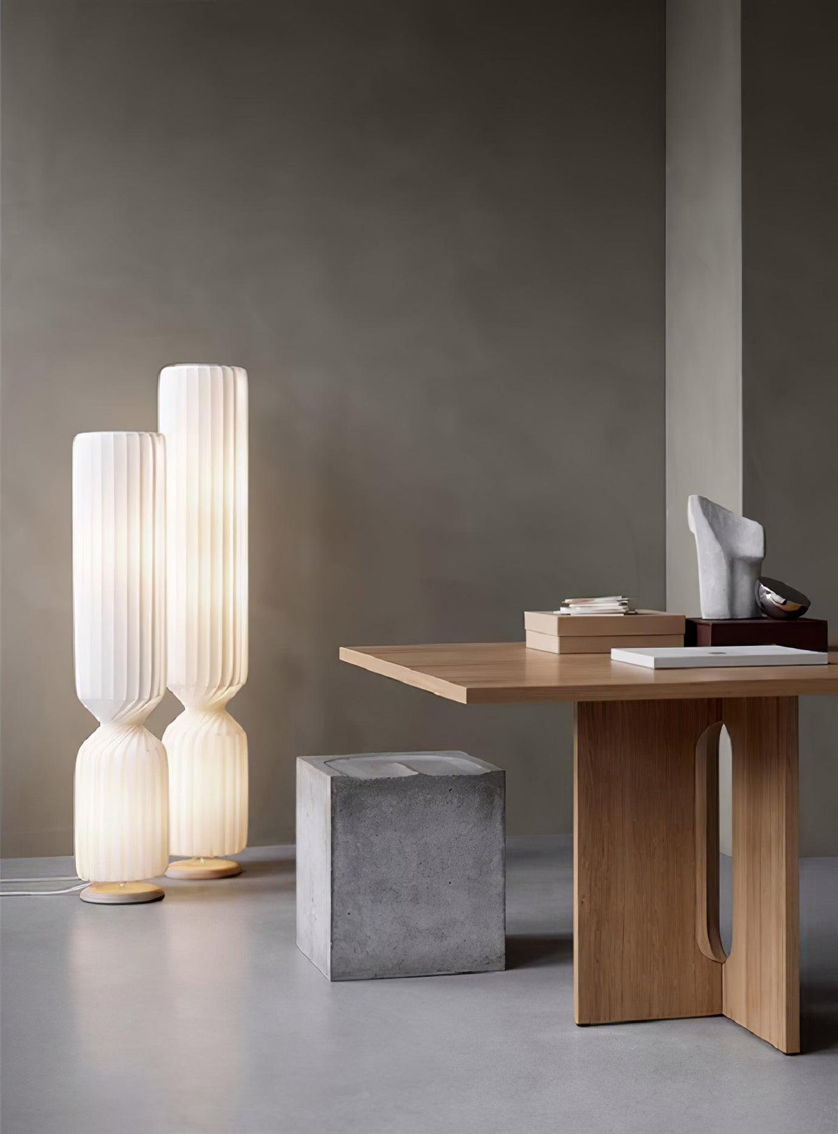 Oraeoril nowoczesna lampa stojąca z PVC