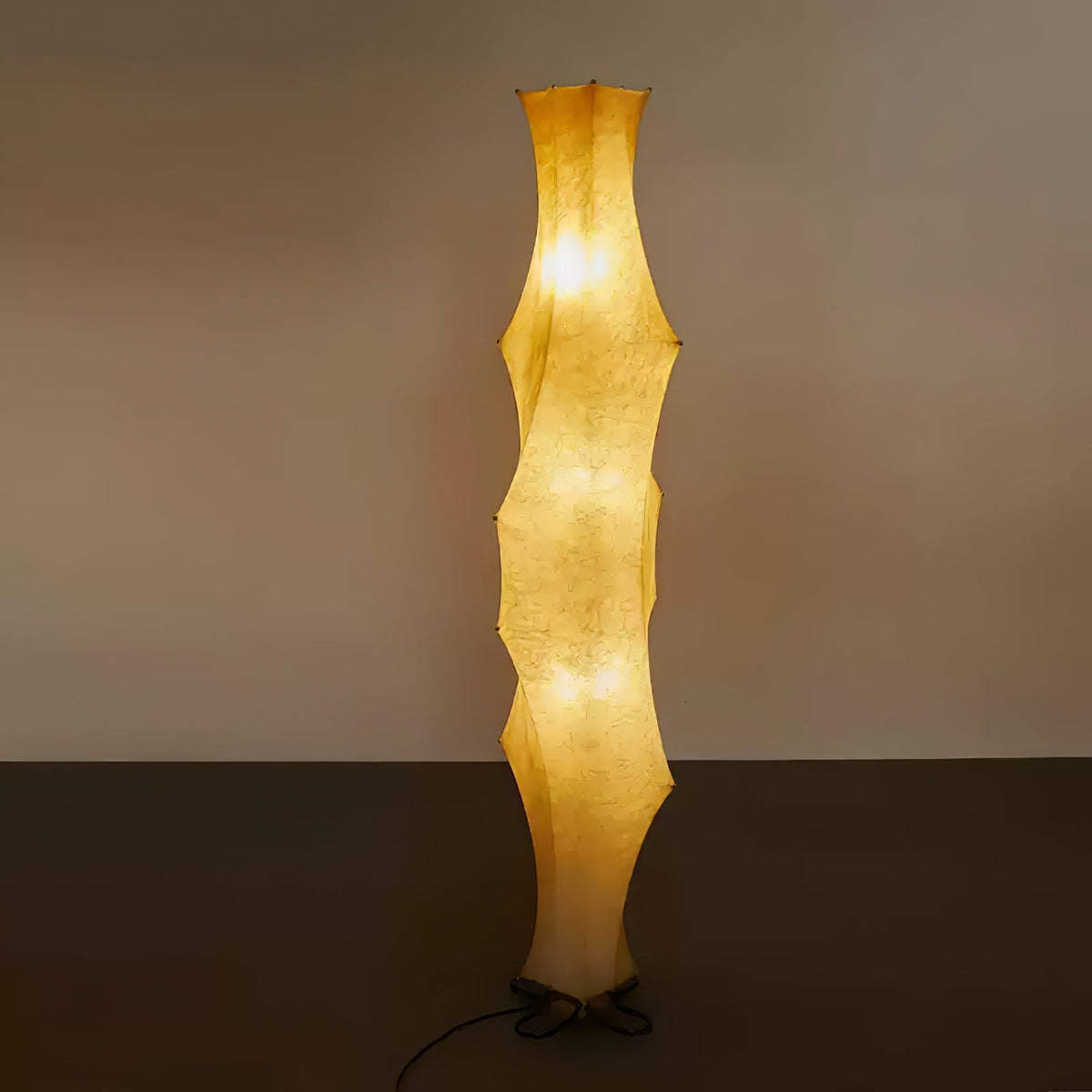 Vela Twist lampa stojąca ze szkła