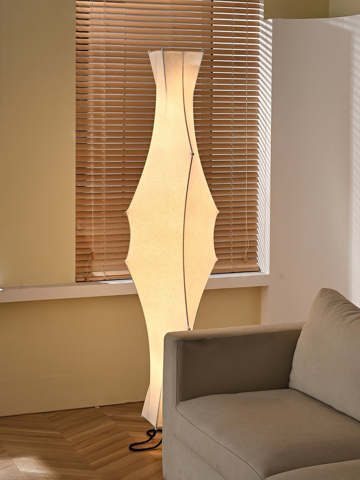 Vela Twist lampa stojąca ze szkła