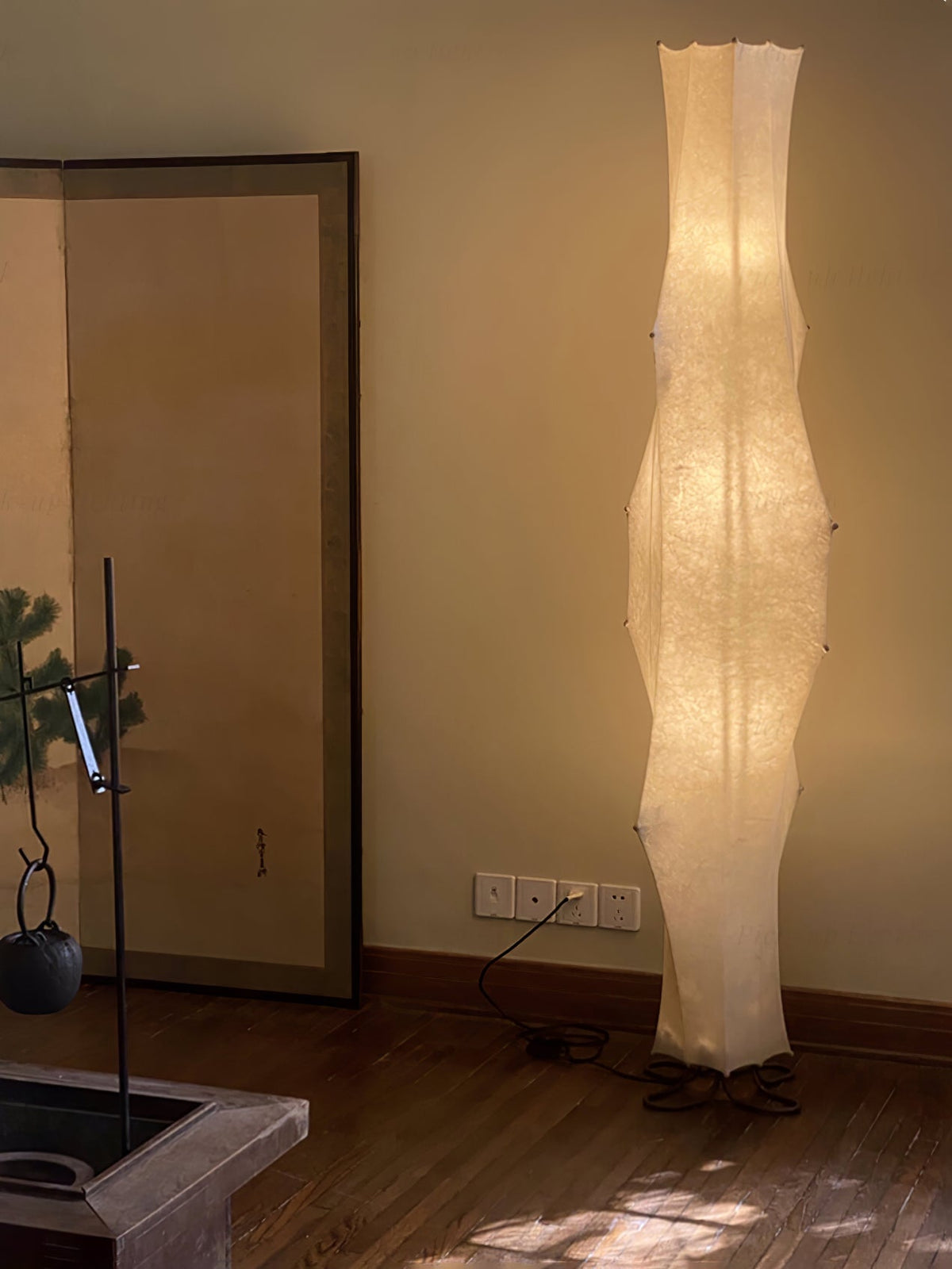 Vela Twist lampa stojąca ze szkła