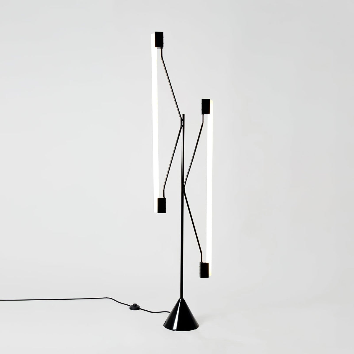 Axis dwururkowa lampa stojąca