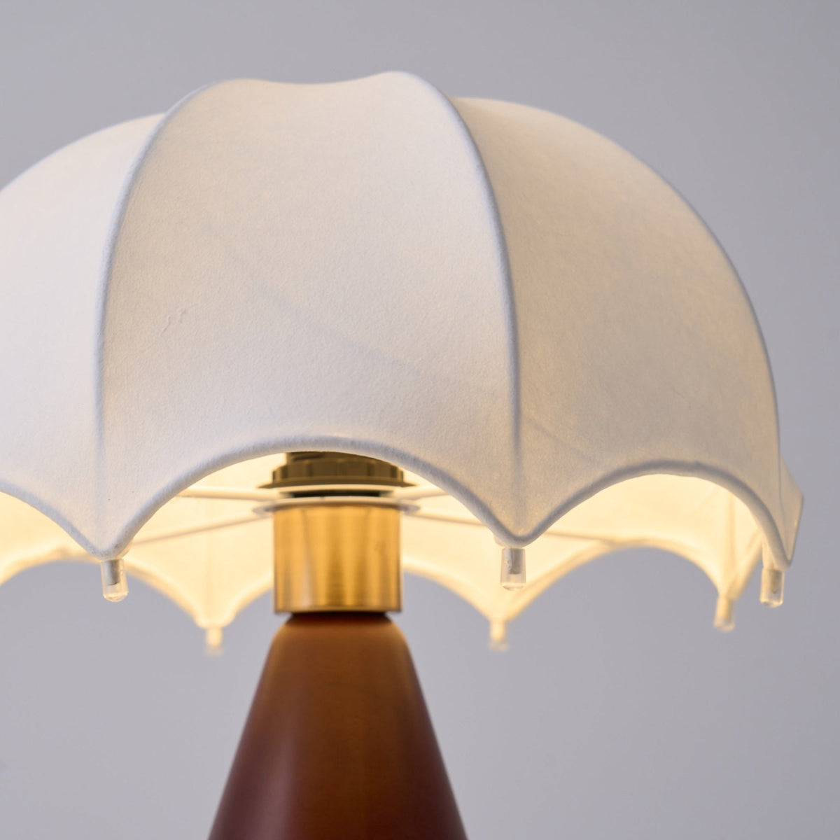 Lampa stołowa Parasol z drewna
