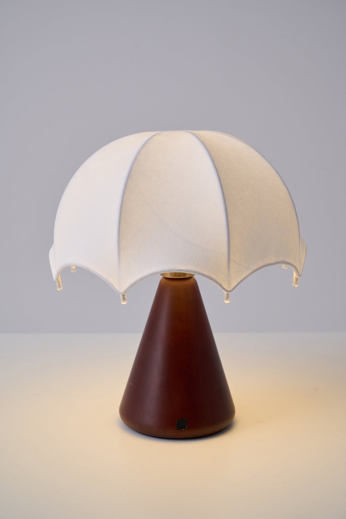 Lampa stołowa Parasol z drewna