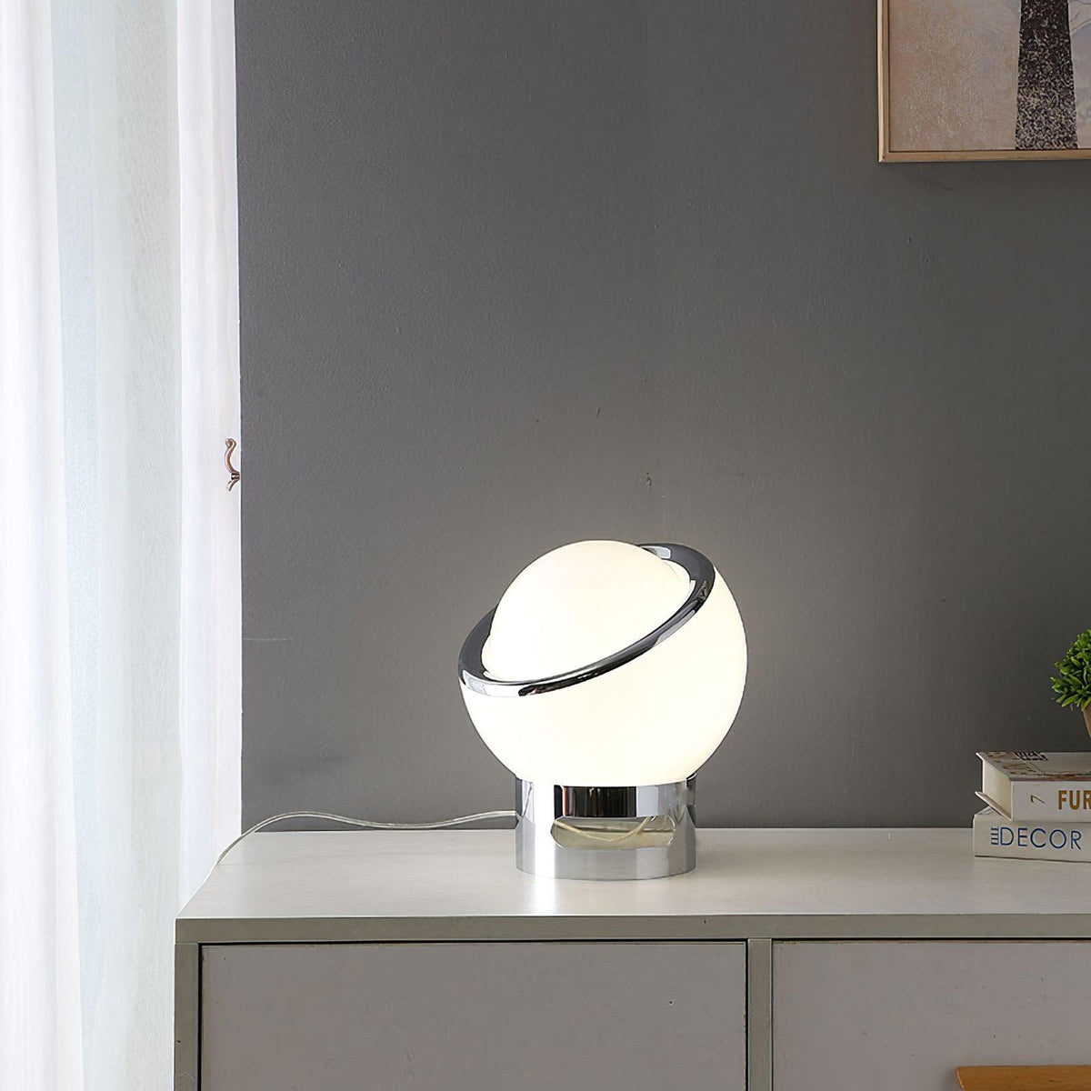 Halonce stalowa lampa stołowa o nowoczesnym designie