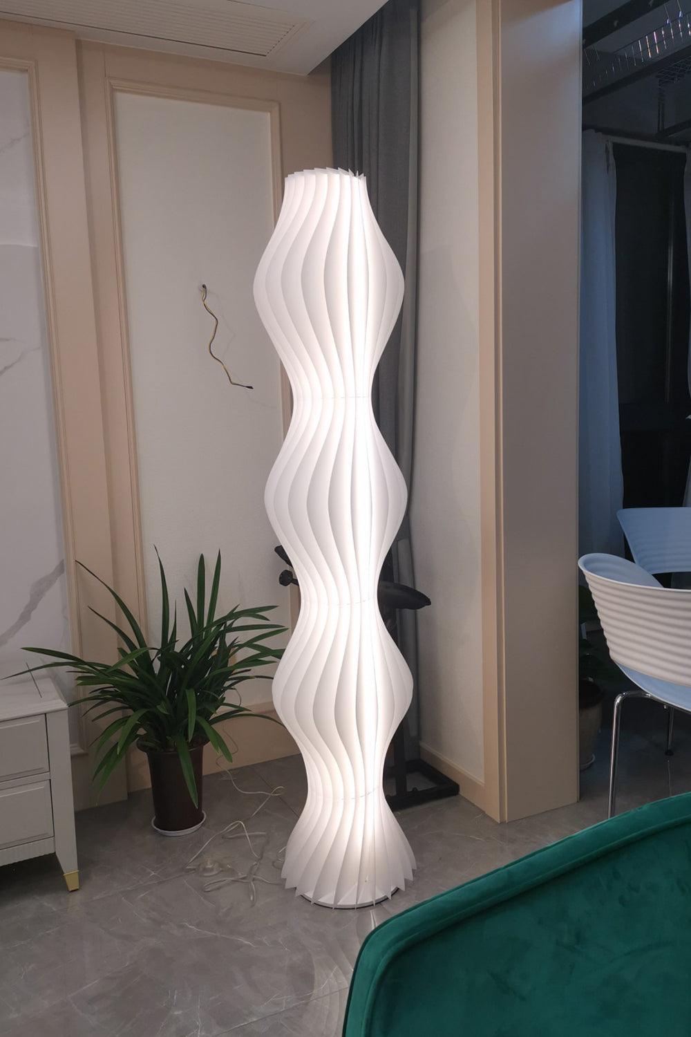 Dotha nowoczesna lampa stojąca