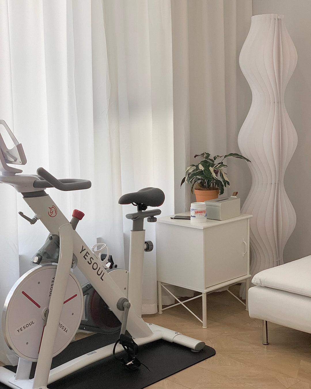 Dotha nowoczesna lampa stojąca