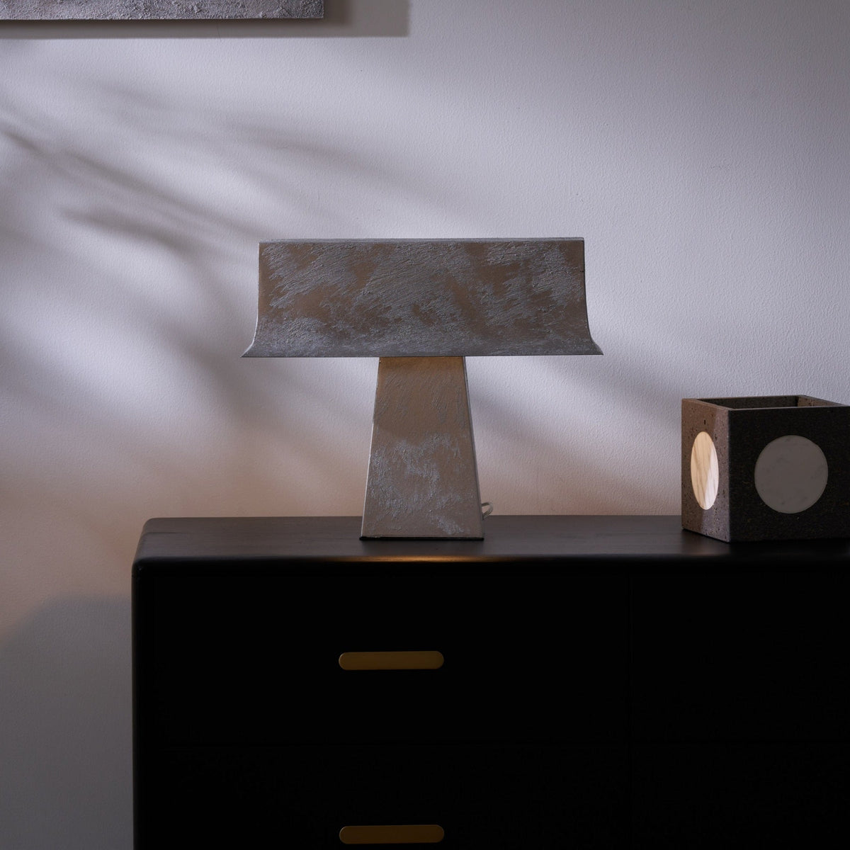 Lampa stołowa Slate minimalistyczna ze starożytnej stali nierdzewnej