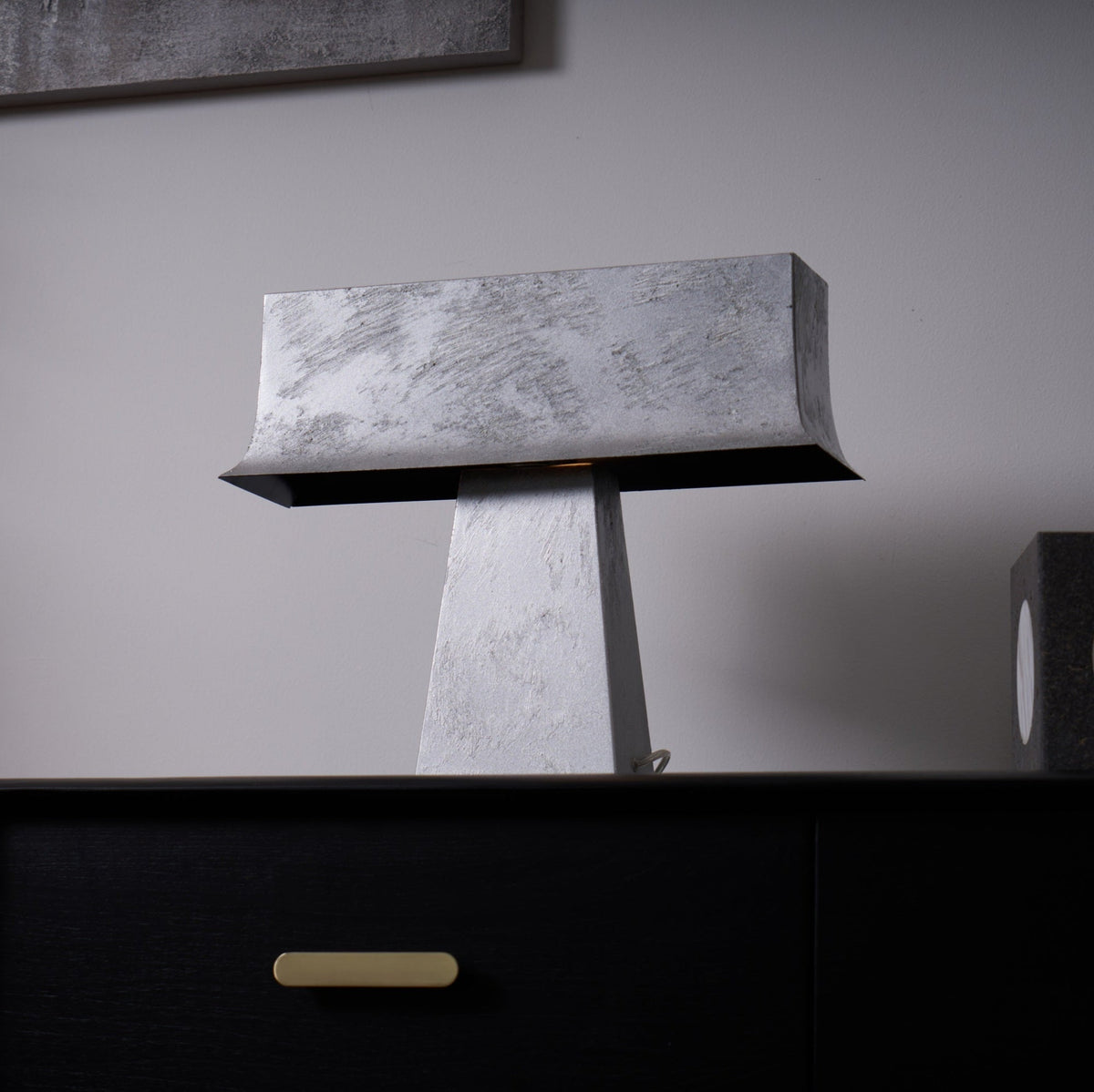 Lampa stołowa Slate minimalistyczna ze starożytnej stali nierdzewnej