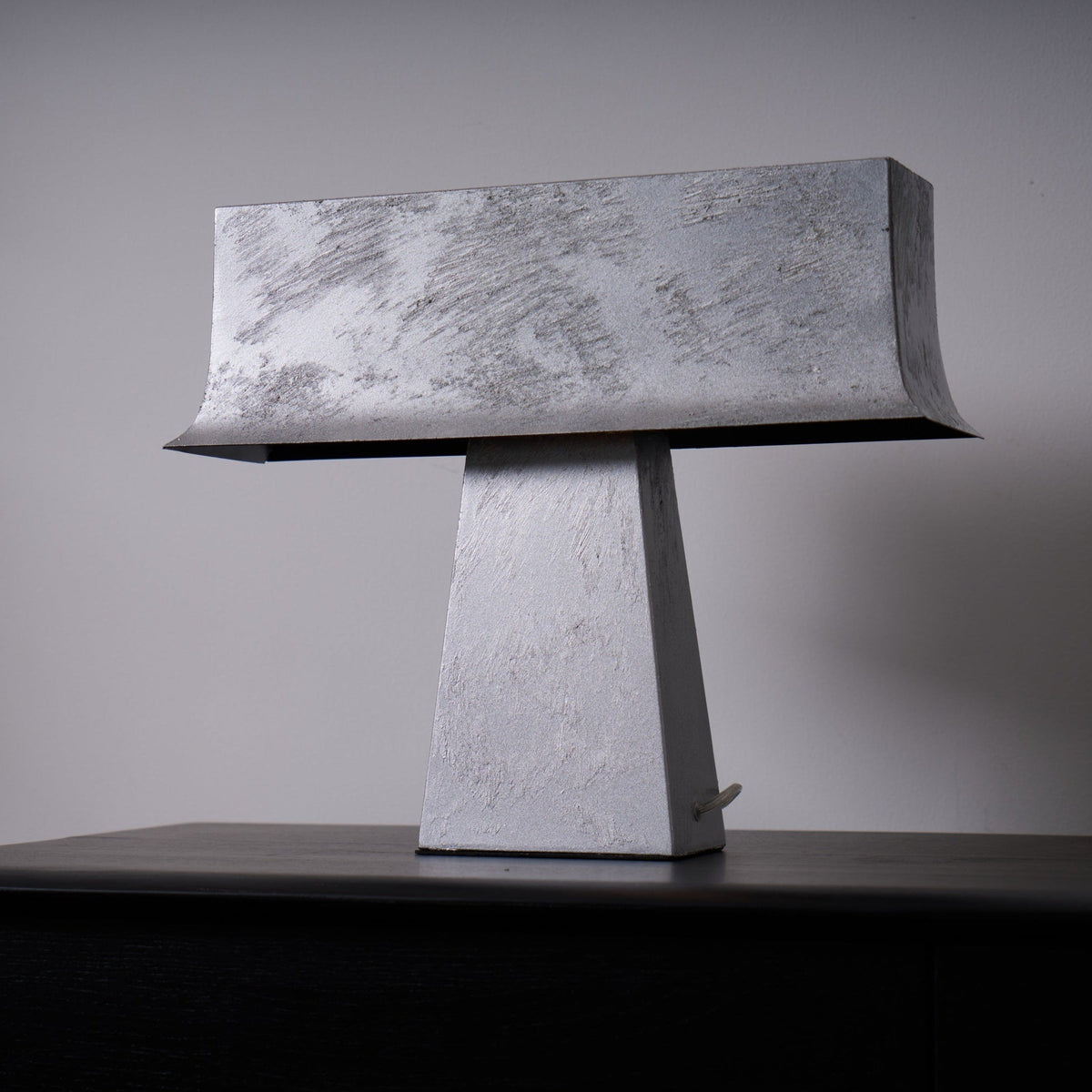 Lampa stołowa Slate minimalistyczna ze starożytnej stali nierdzewnej