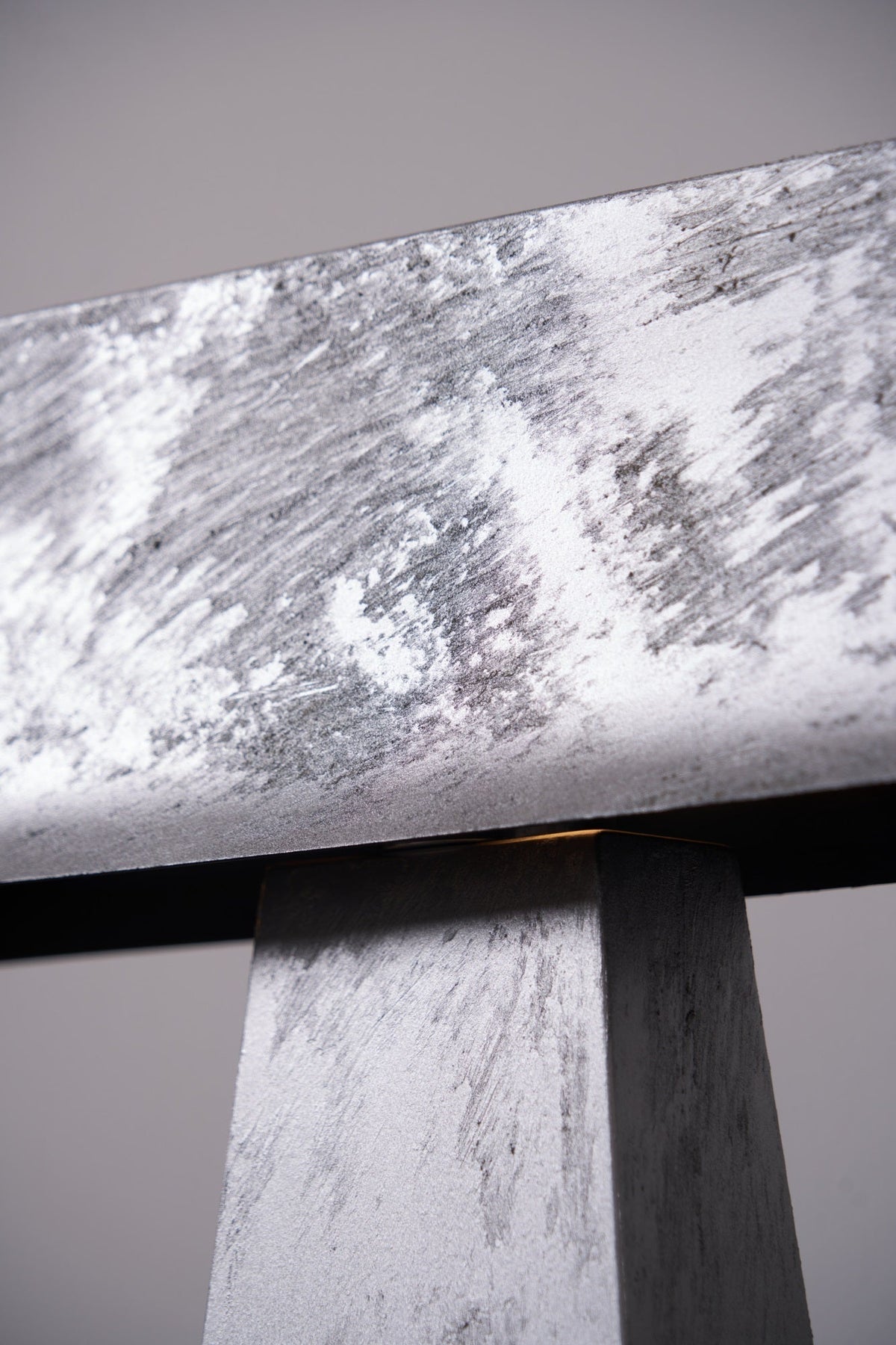 Lampa stołowa Slate minimalistyczna ze starożytnej stali nierdzewnej
