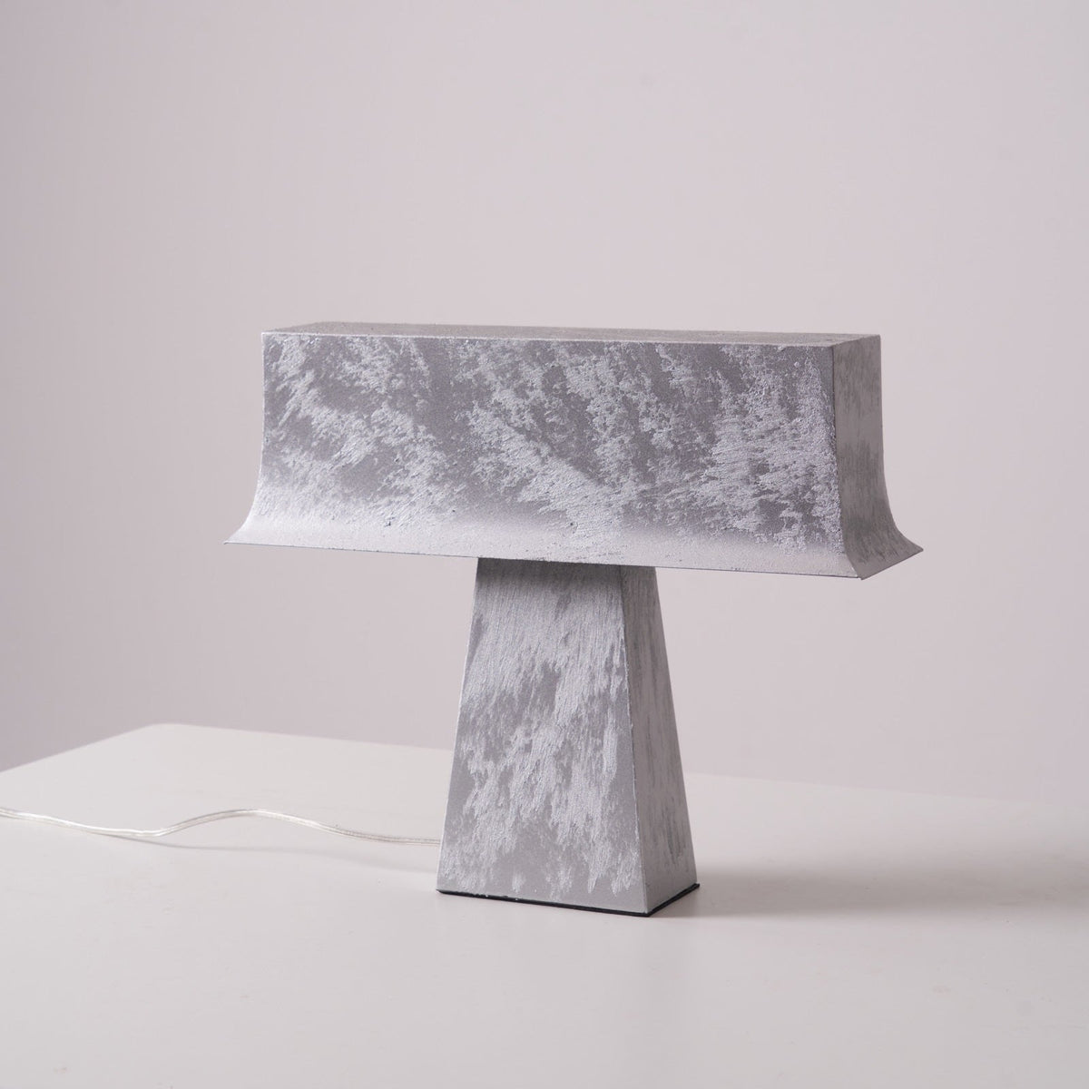 Lampa stołowa Slate minimalistyczna ze starożytnej stali nierdzewnej