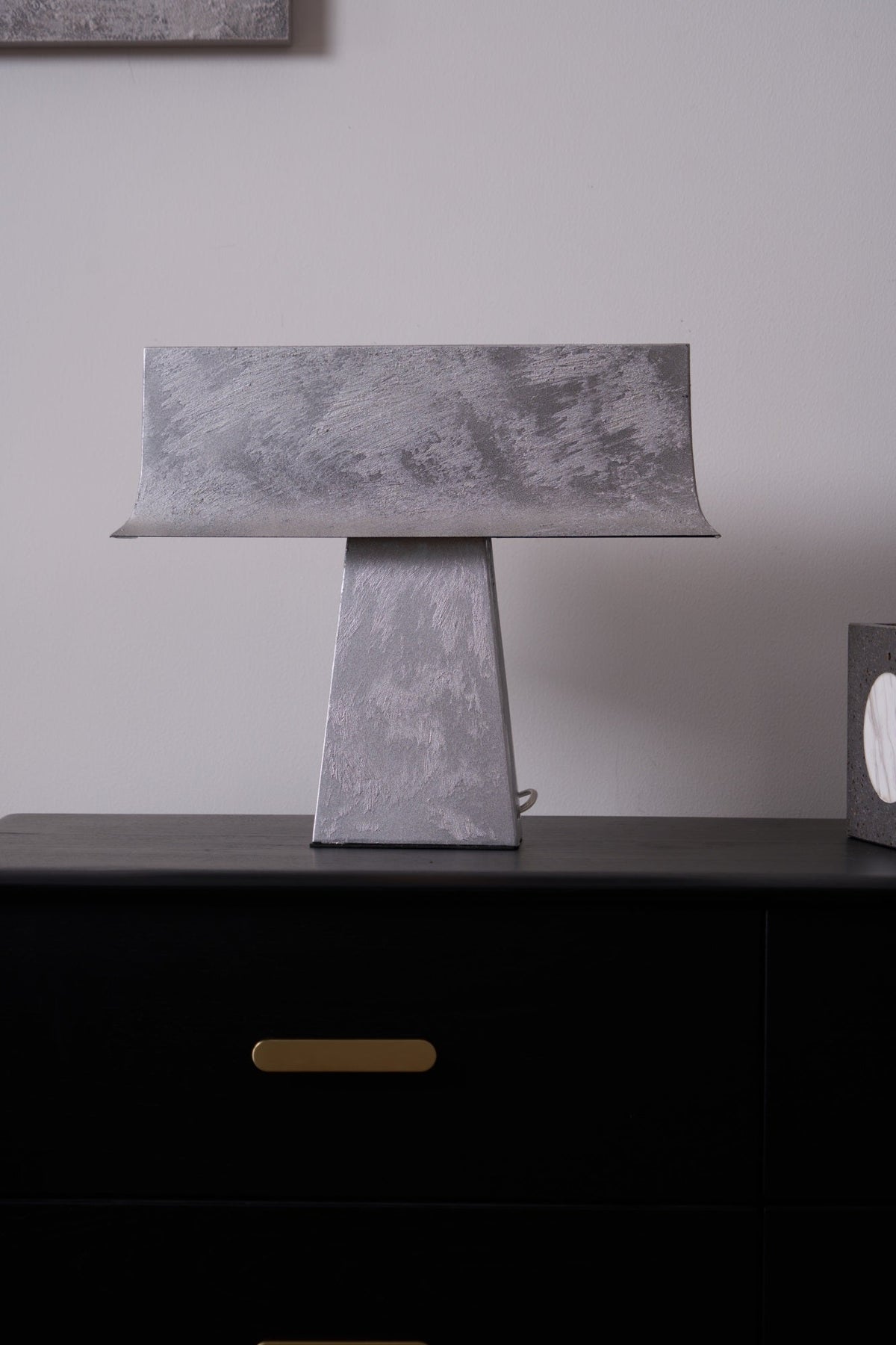Lampa stołowa Slate minimalistyczna ze starożytnej stali nierdzewnej