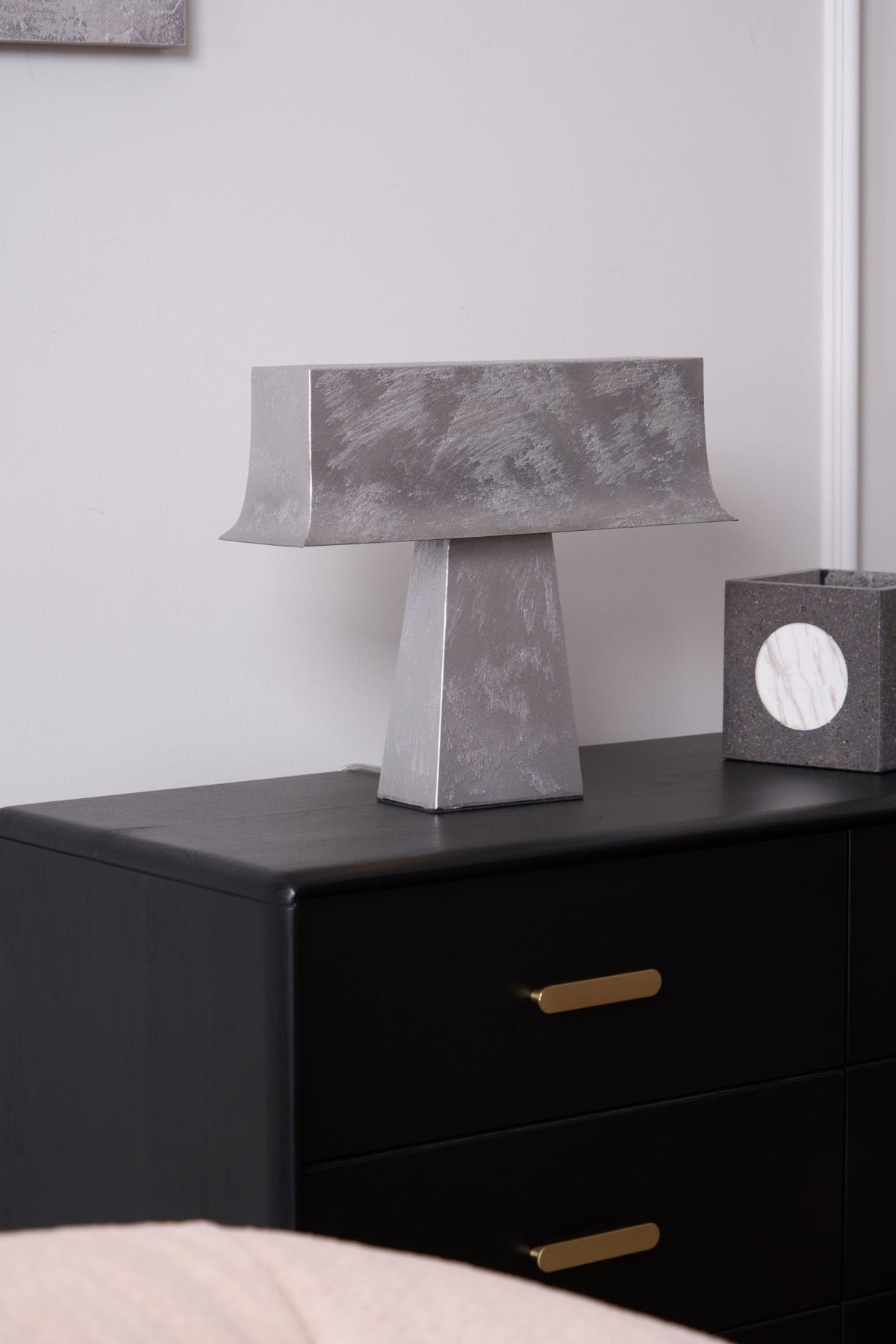 Lampa stołowa Slate minimalistyczna ze starożytnej stali nierdzewnej