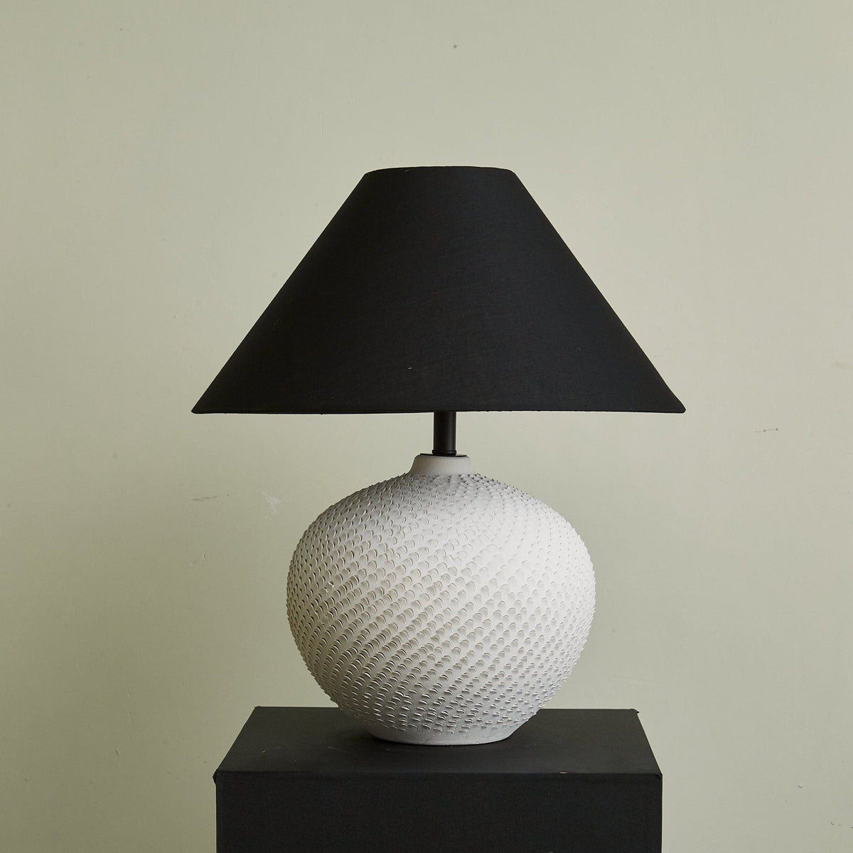 Elaarelle minimalistyczna lampa stołowa z ceramiki
