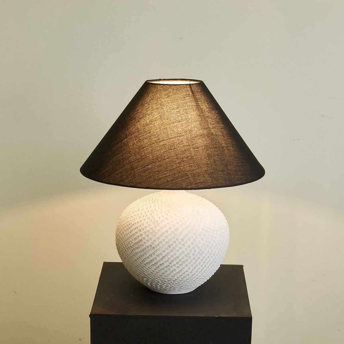 Elaarelle minimalistyczna lampa stołowa z ceramiki