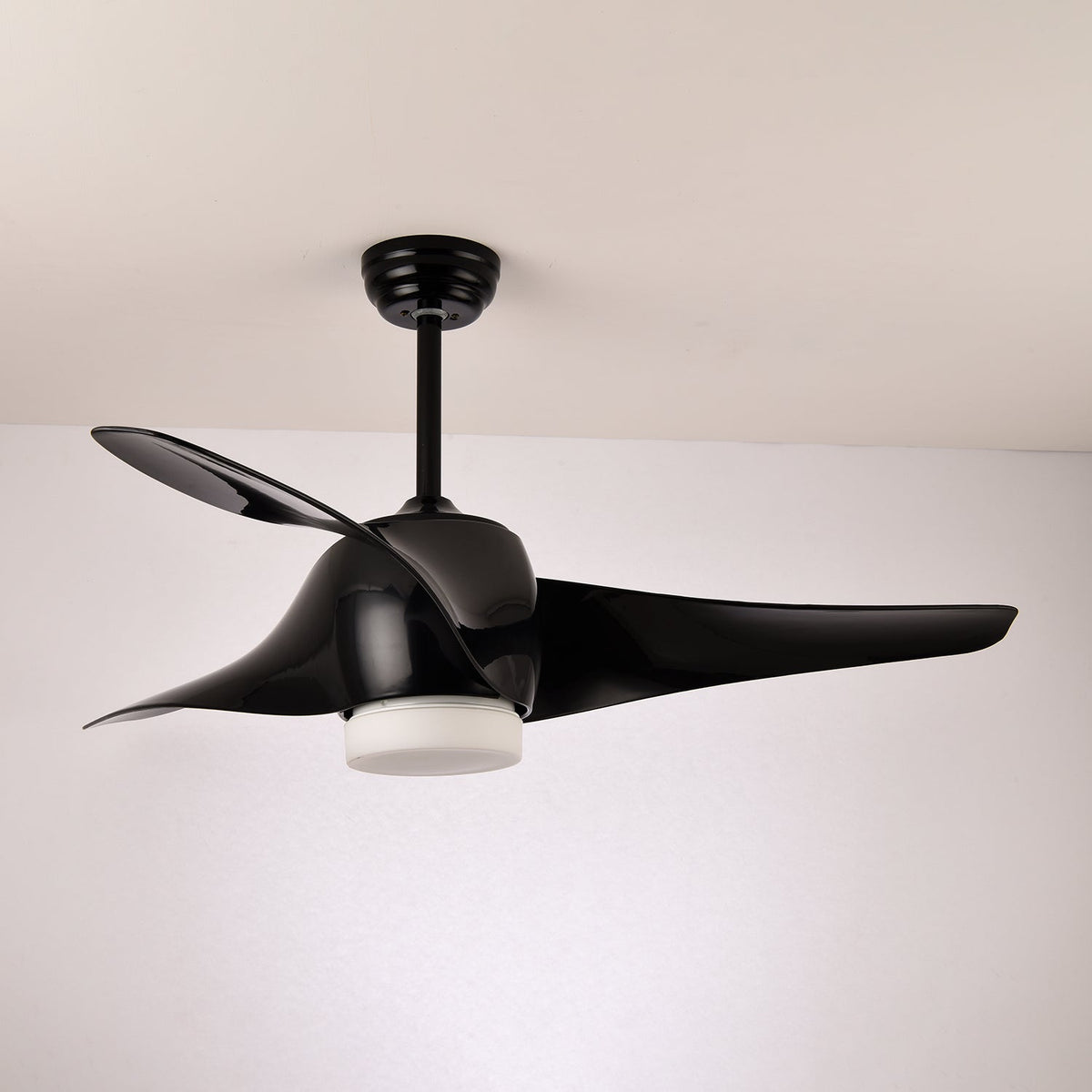 Umber nowoczesna lampa sufitowa z wentylatorem