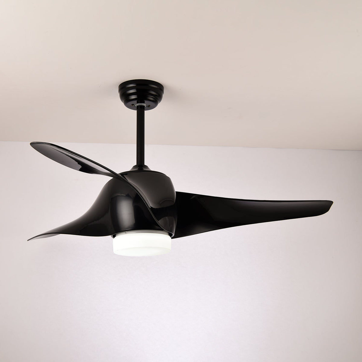 Cirivella lampa sufitowa z wentylatorem