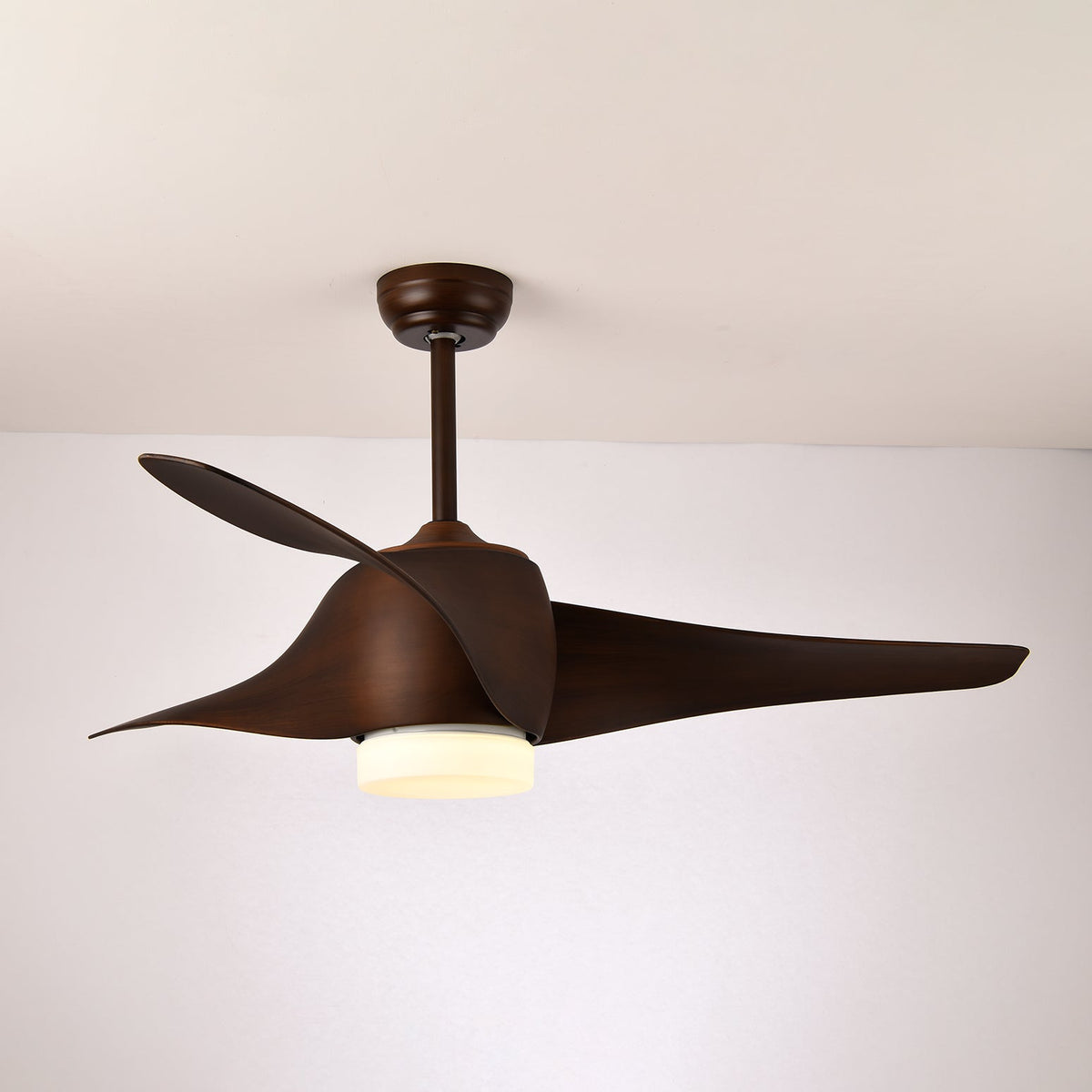 Umber nowoczesna lampa sufitowa z wentylatorem