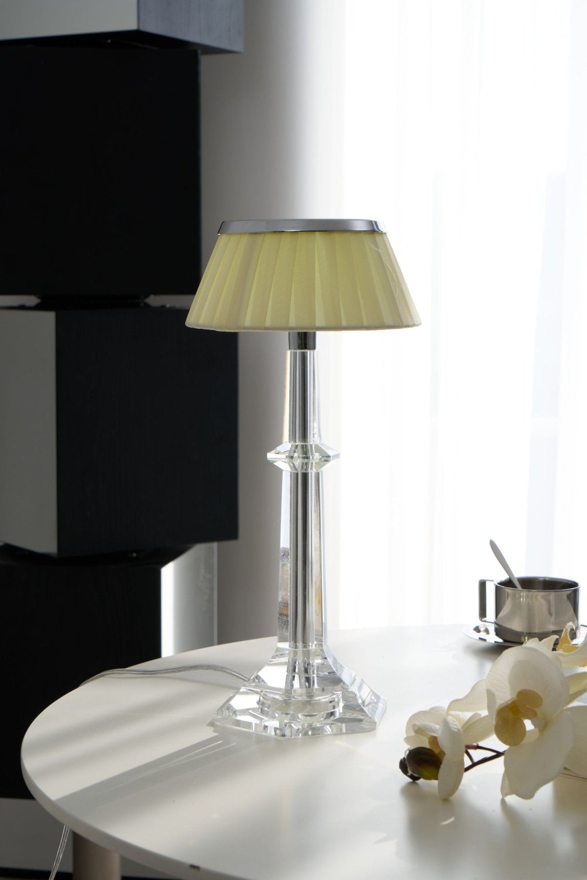 Haloza elegancka lampa stołowa z płótna