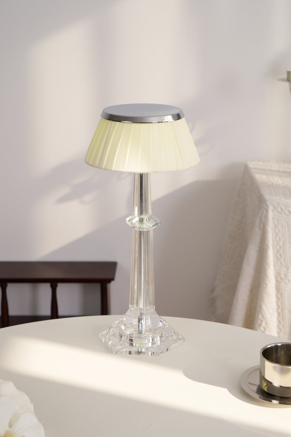 Haloza elegancka lampa stołowa z płótna