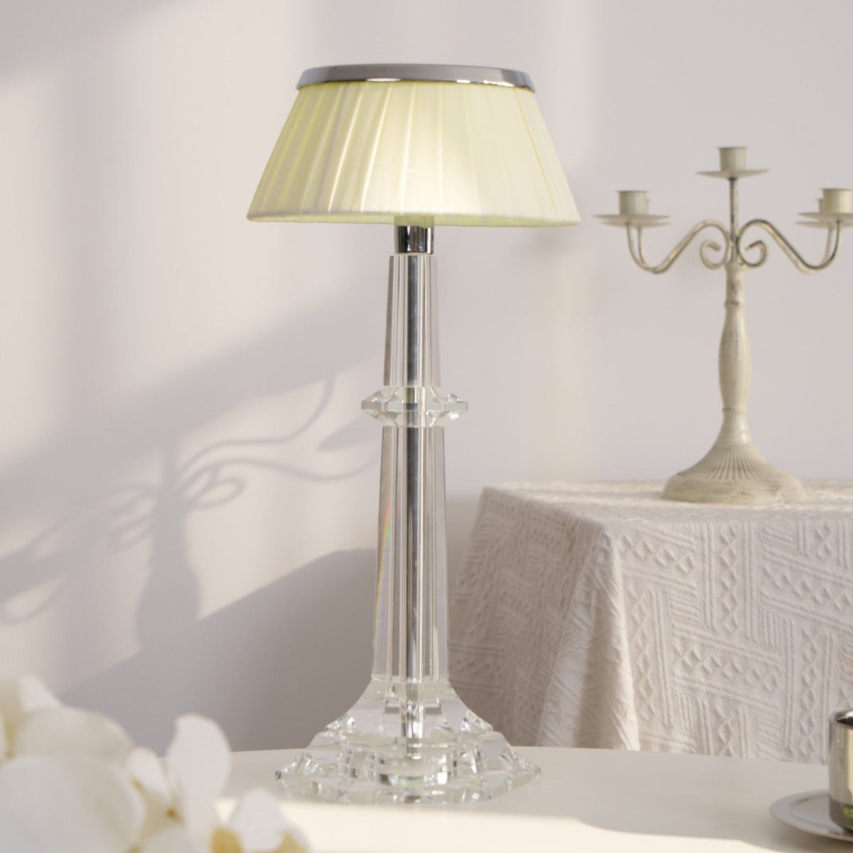 Haloza elegancka lampa stołowa z płótna