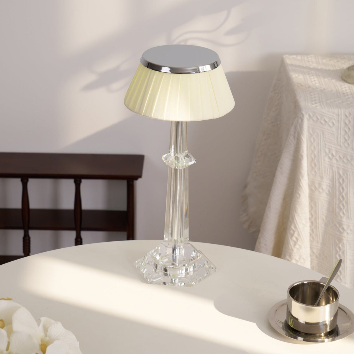 Haloza elegancka lampa stołowa z płótna