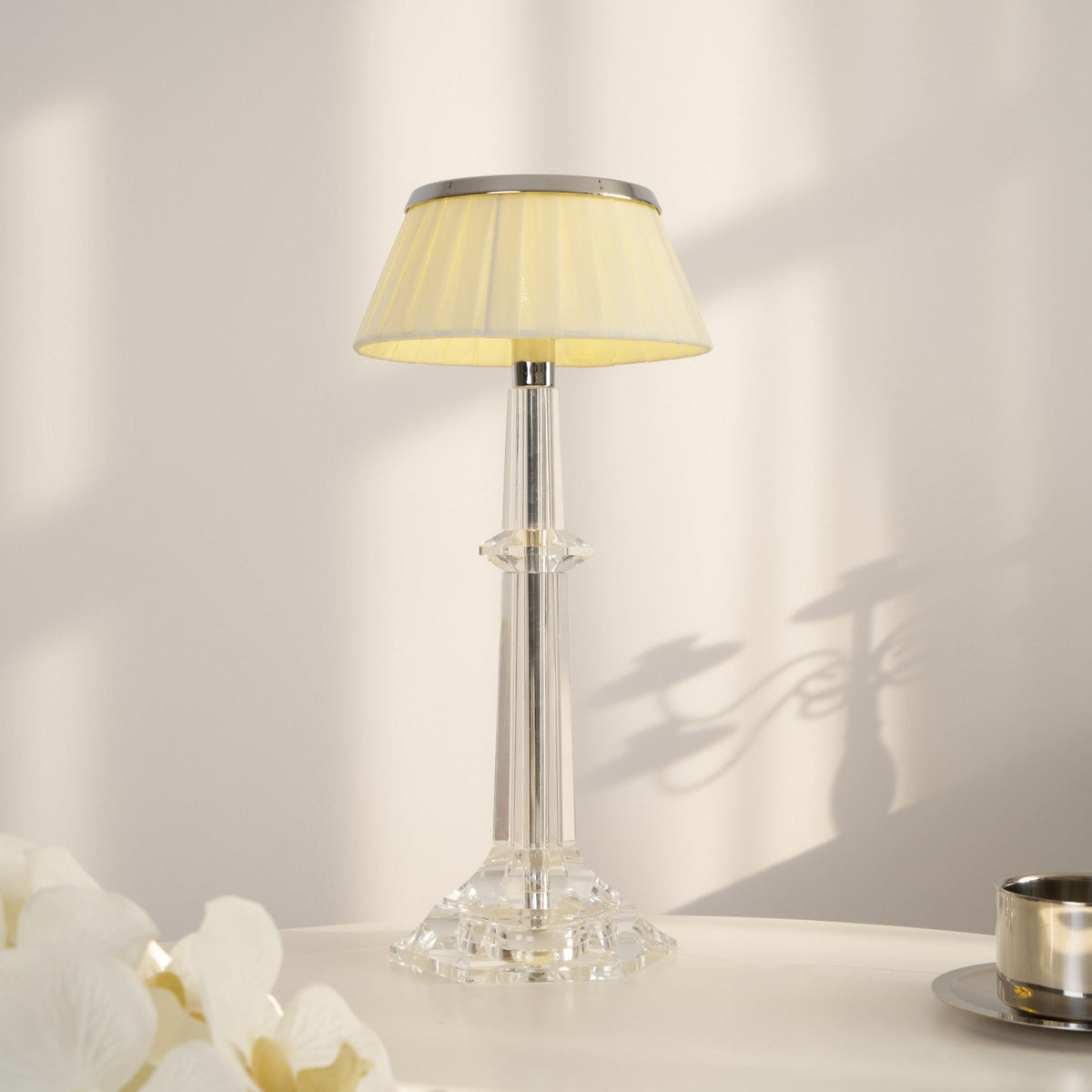 Haloza elegancka lampa stołowa z płótna