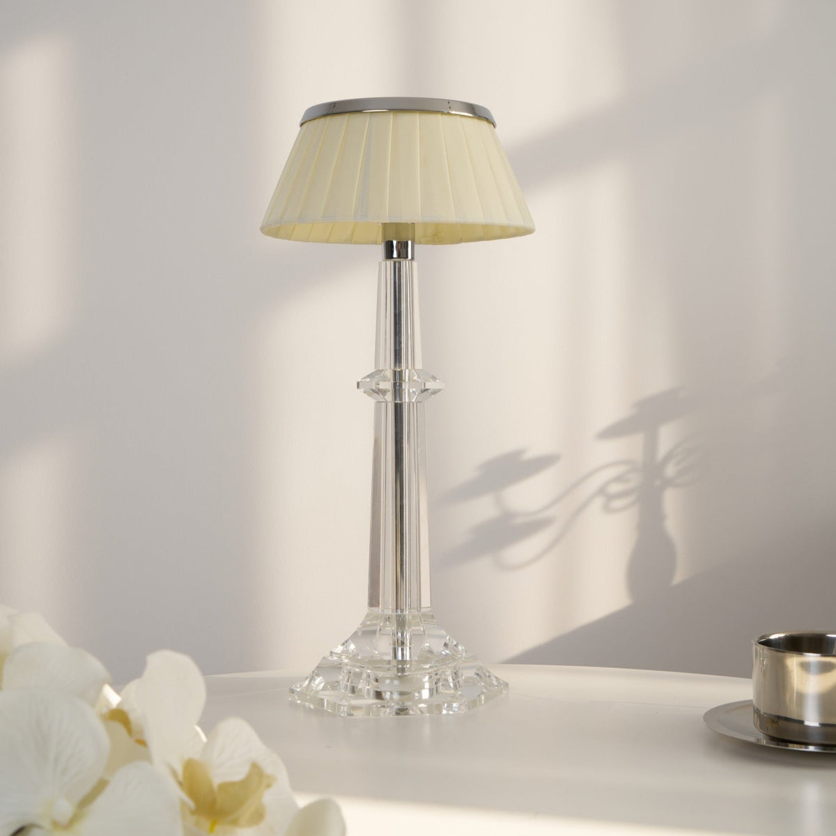 Haloza elegancka lampa stołowa z płótna