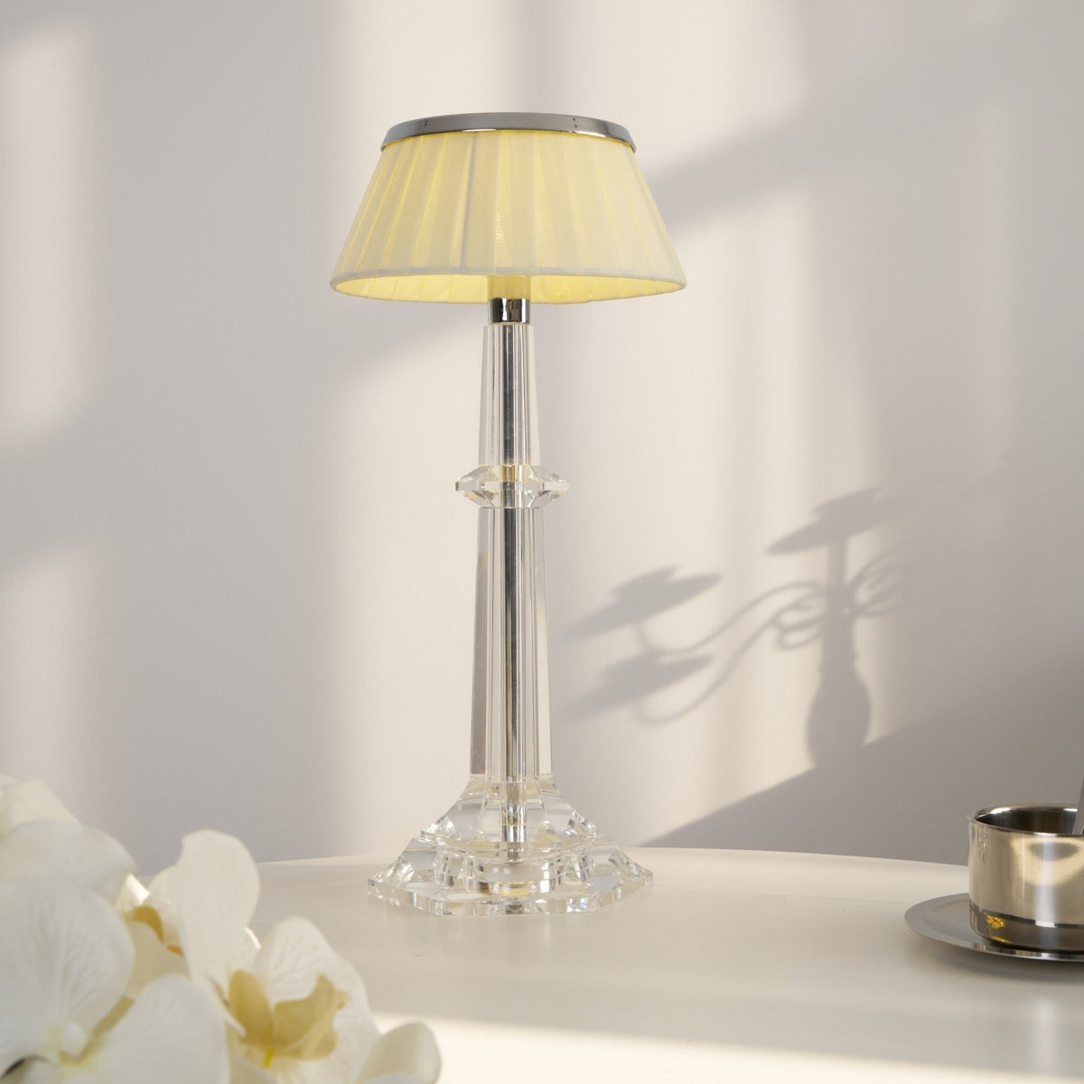 Haloza elegancka lampa stołowa z płótna