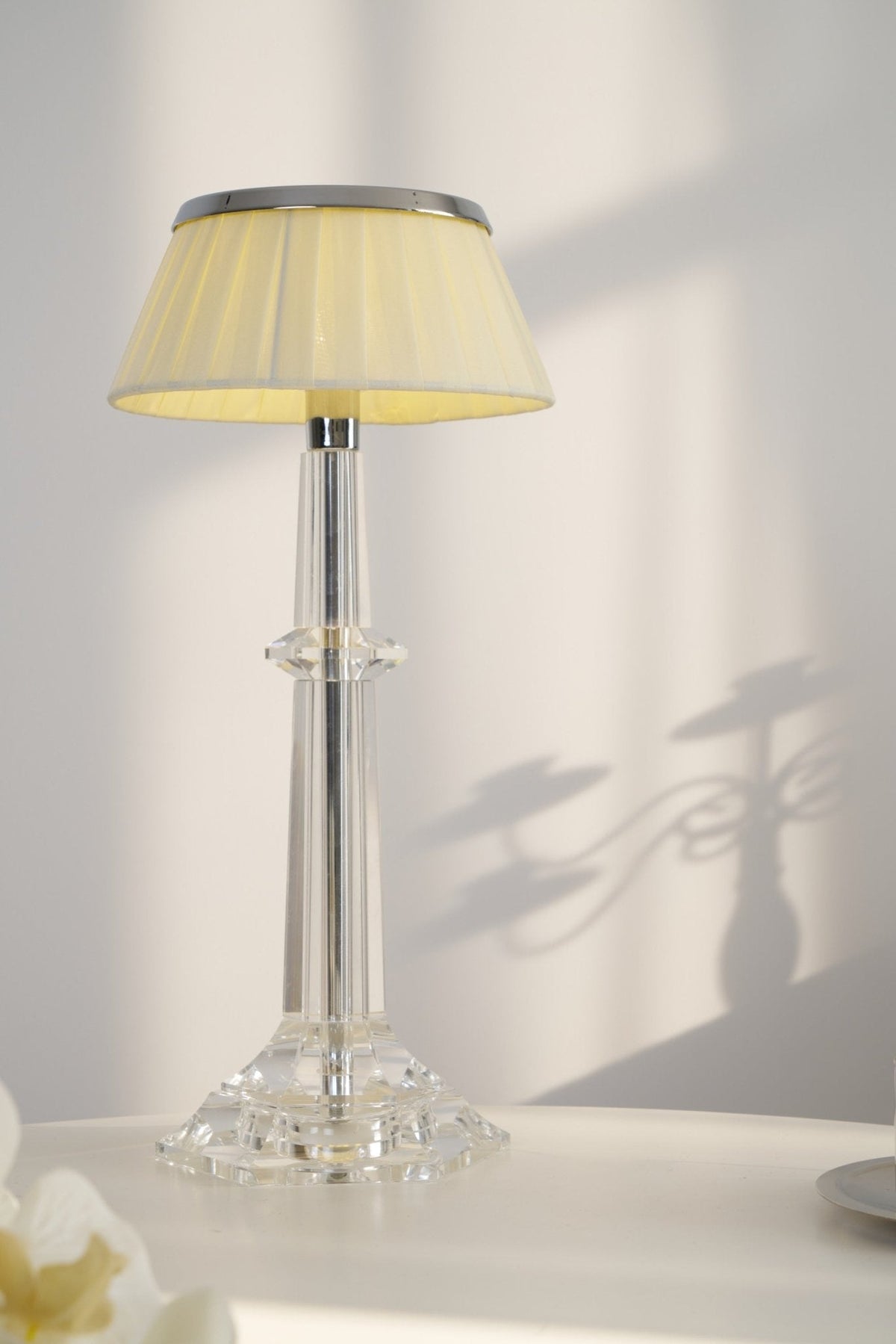 Haloza elegancka lampa stołowa z płótna