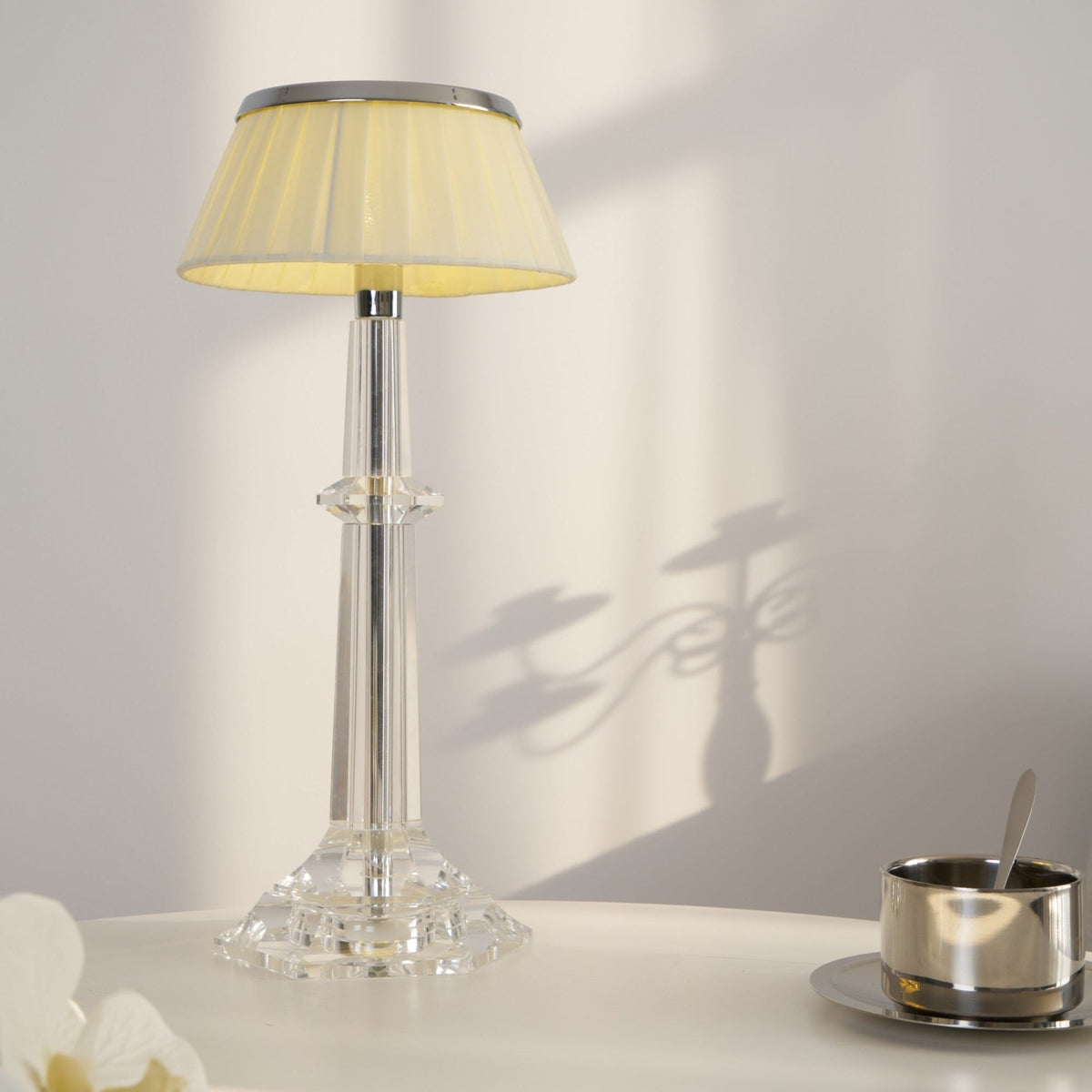Haloza elegancka lampa stołowa z płótna