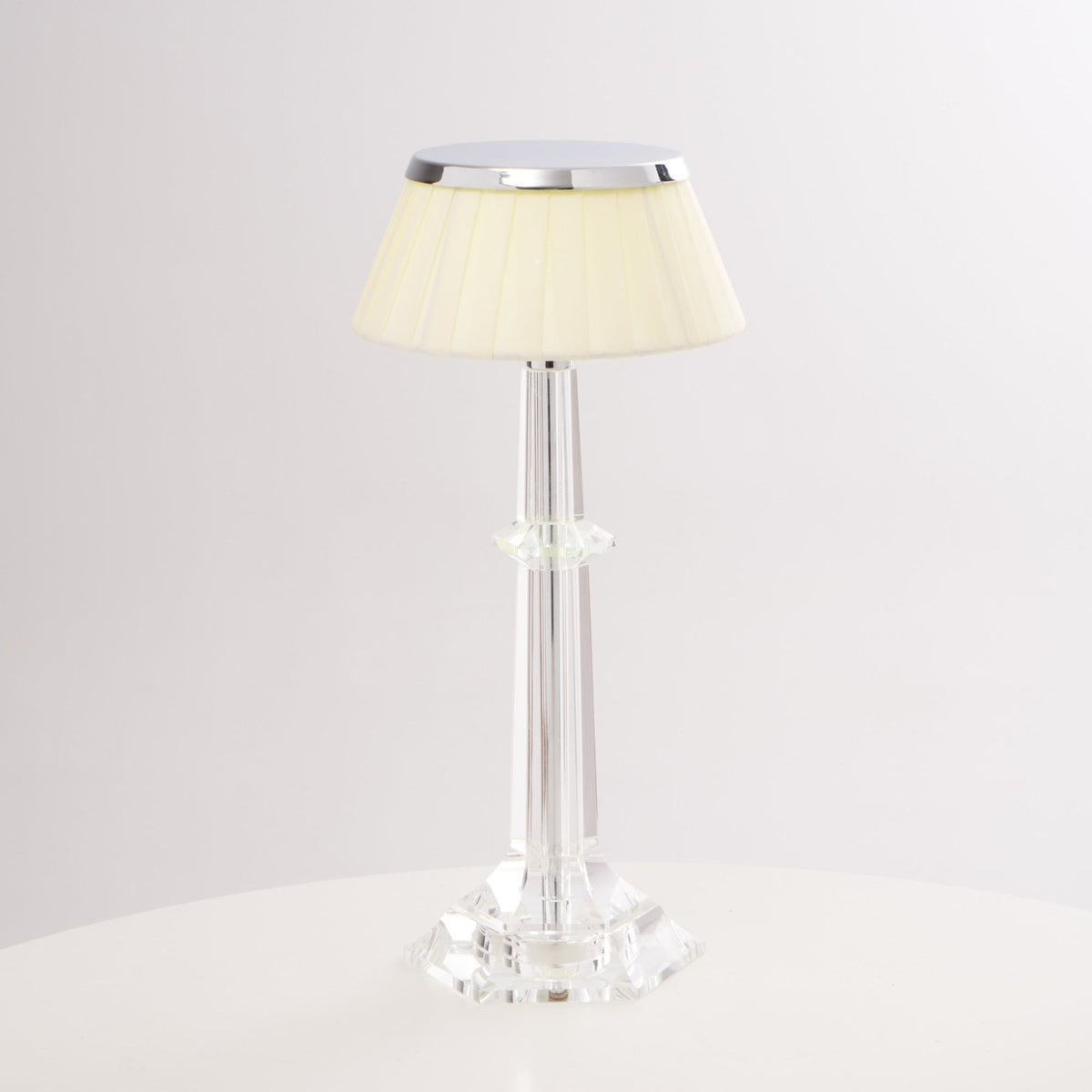 Haloza elegancka lampa stołowa z płótna