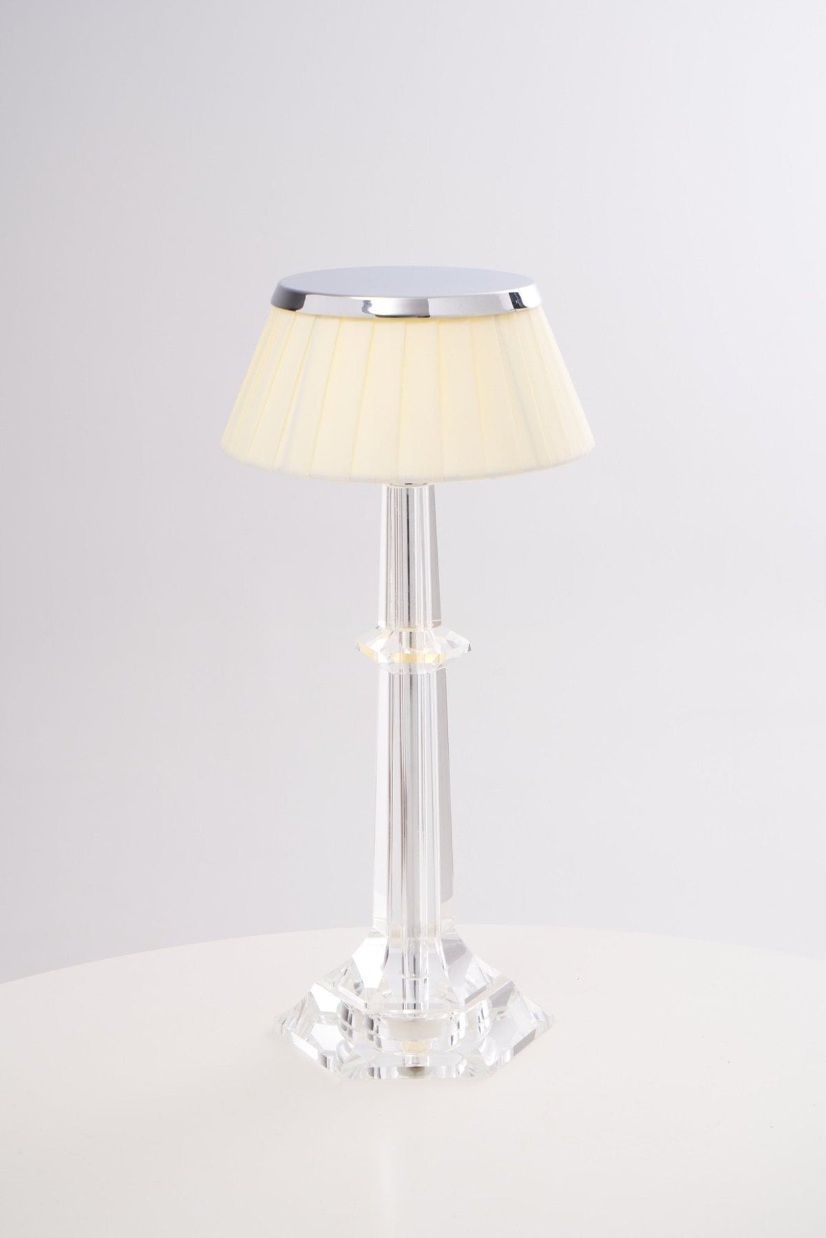 Haloza elegancka lampa stołowa z płótna