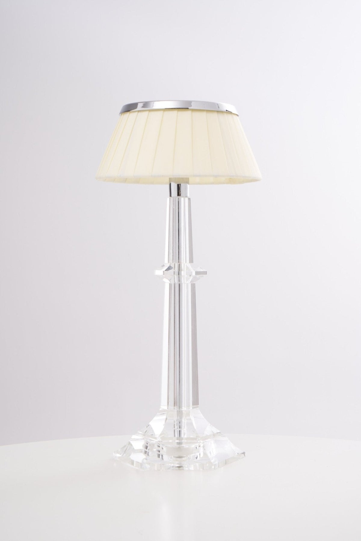 Haloza elegancka lampa stołowa z płótna