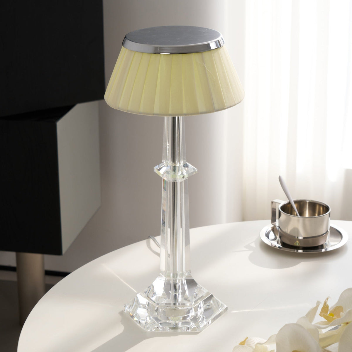 Haloza elegancka lampa stołowa z płótna
