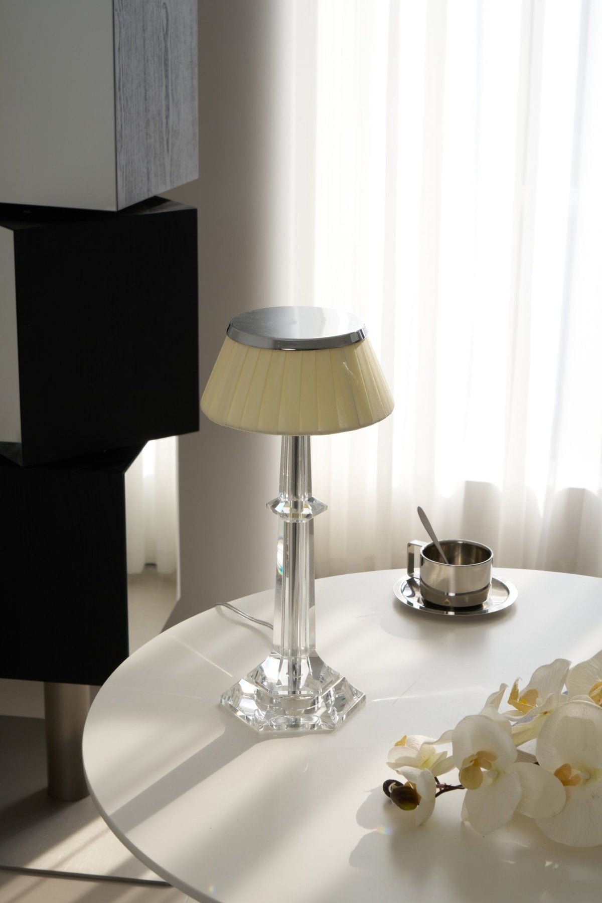 Haloza elegancka lampa stołowa z płótna