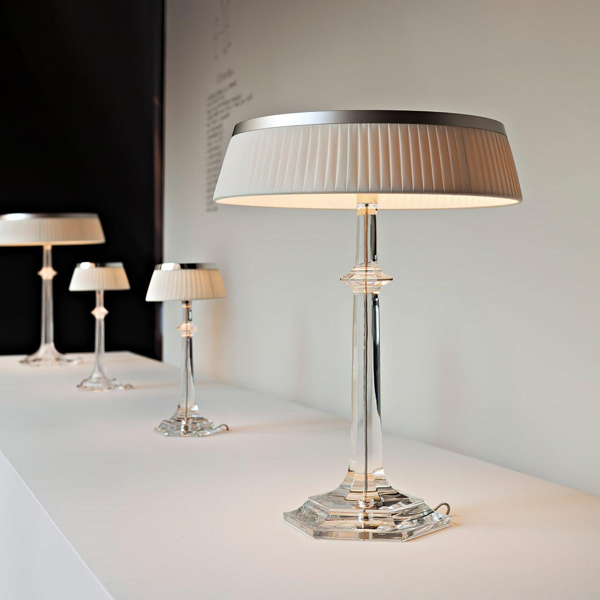 Haloza elegancka lampa stołowa z płótna