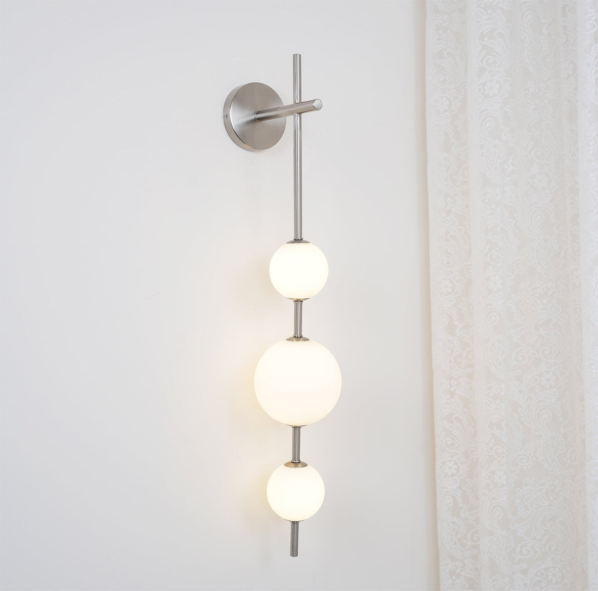 Cerin kulista lampa ścienna