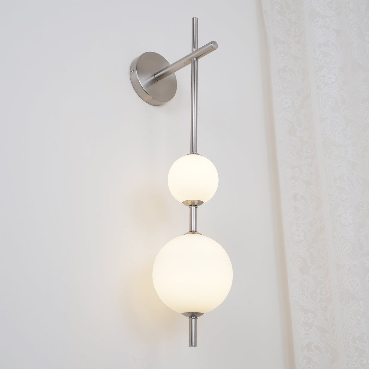 Cerin kulista lampa ścienna